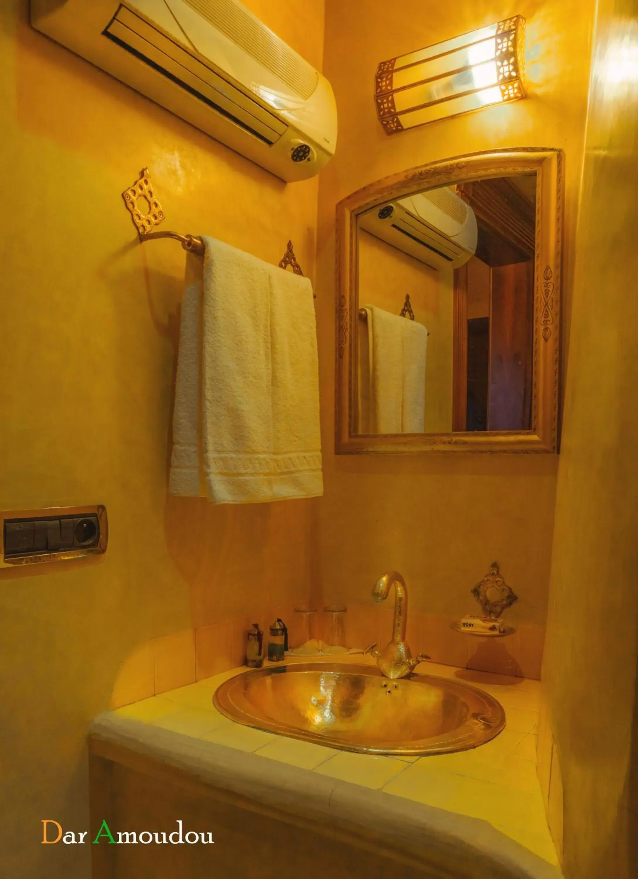 Twin Room - single occupancy in Dar Amoudou Twin Room - single occupancy in Dar Amoudou