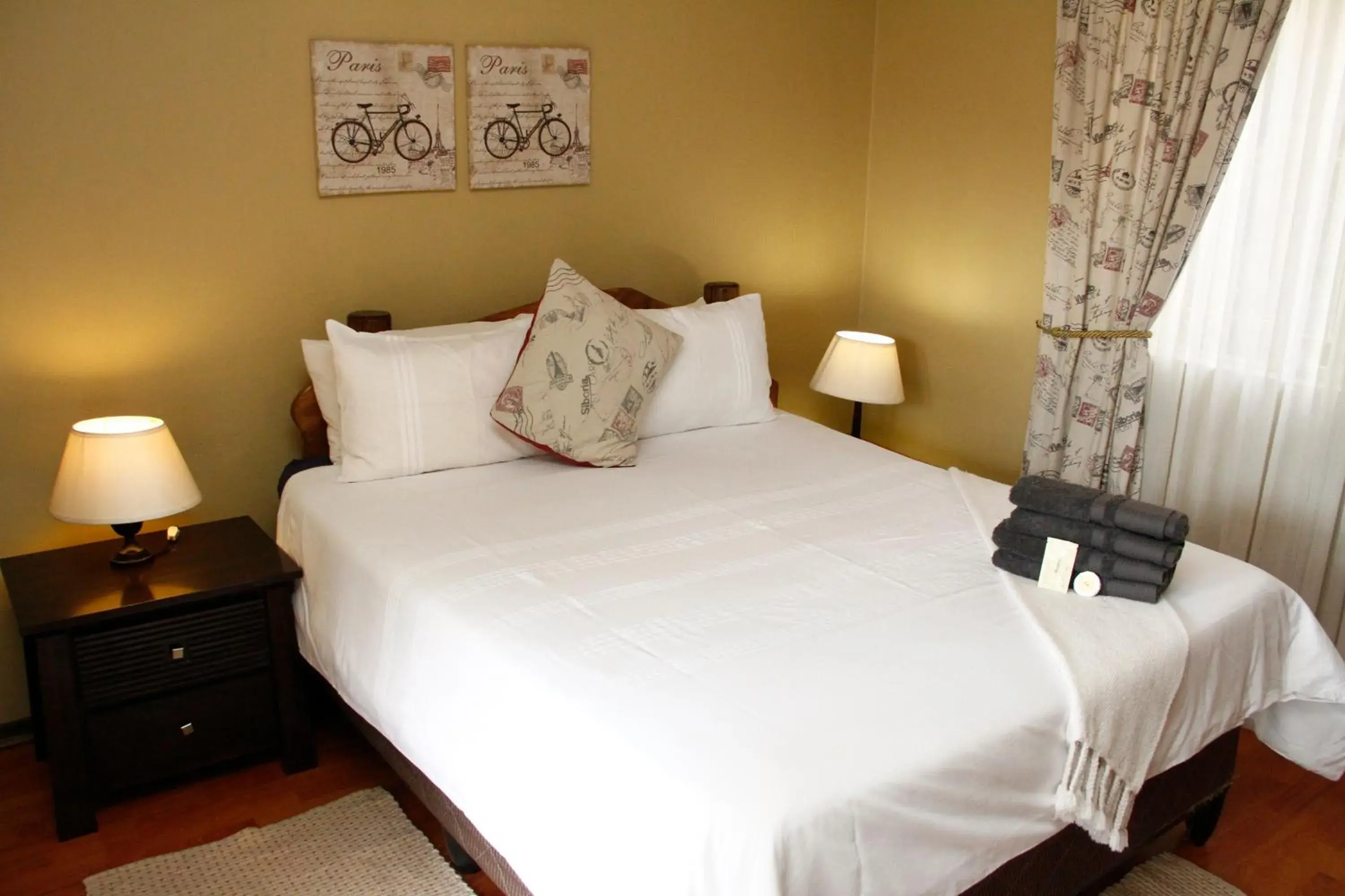 Standard Queen Room in Kalahari Guest House Standard Queen Room in Kalahari Guest House