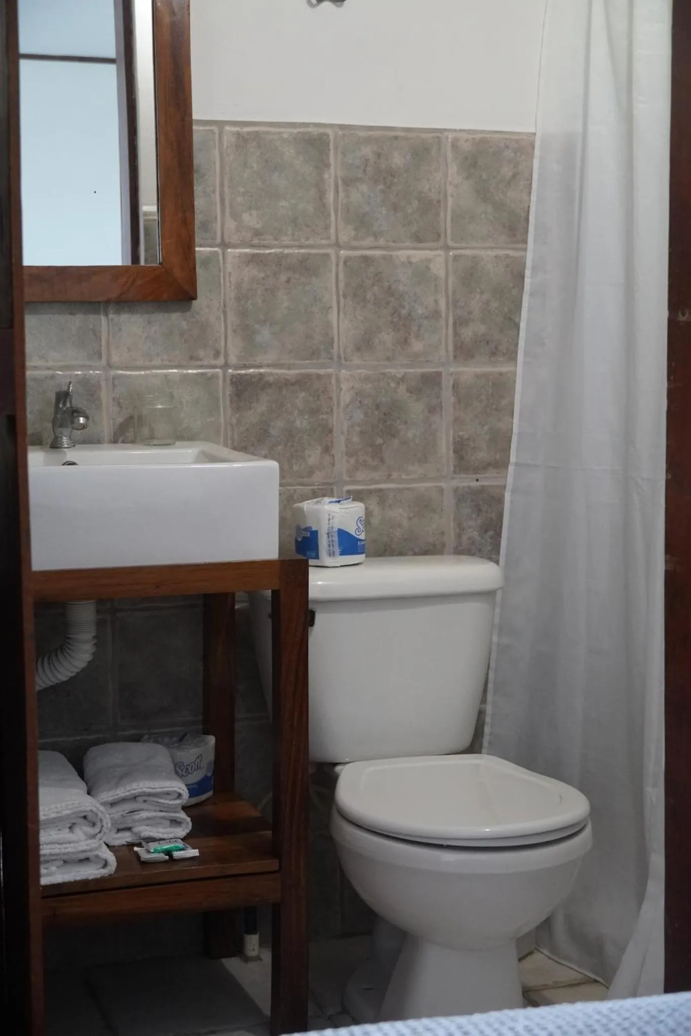 Bathroom in Hotel Buenos Aires