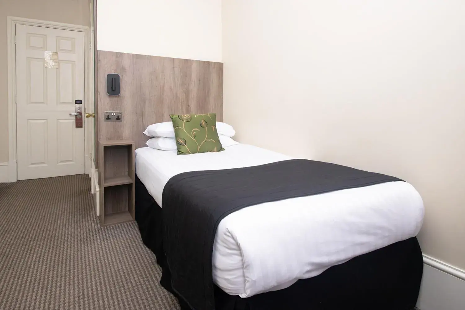 Bed in Kensington Gardens Hotel Bed in Kensington Gardens Hotel