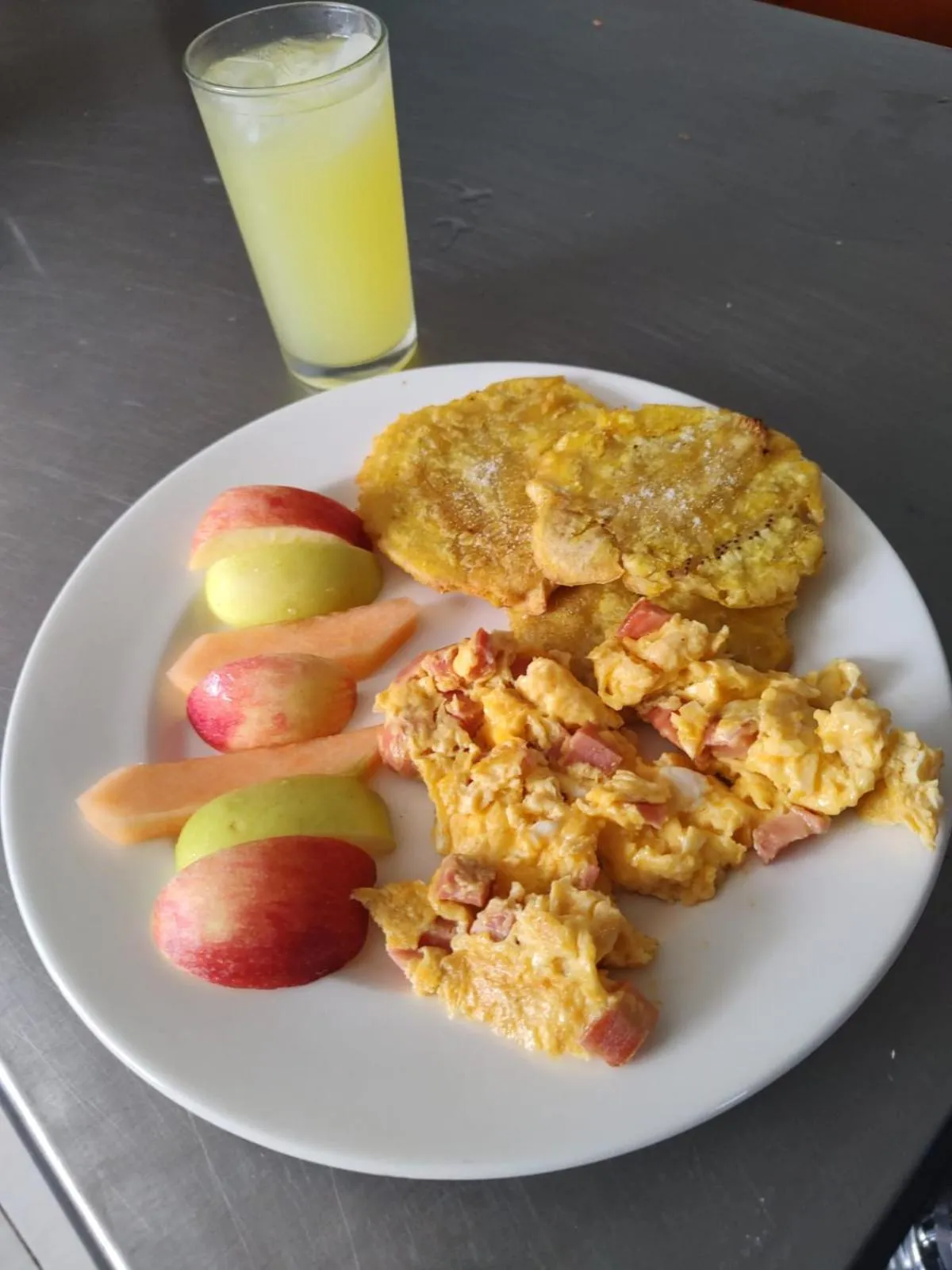 Continental breakfast in Hotel El Bosque Valledupar