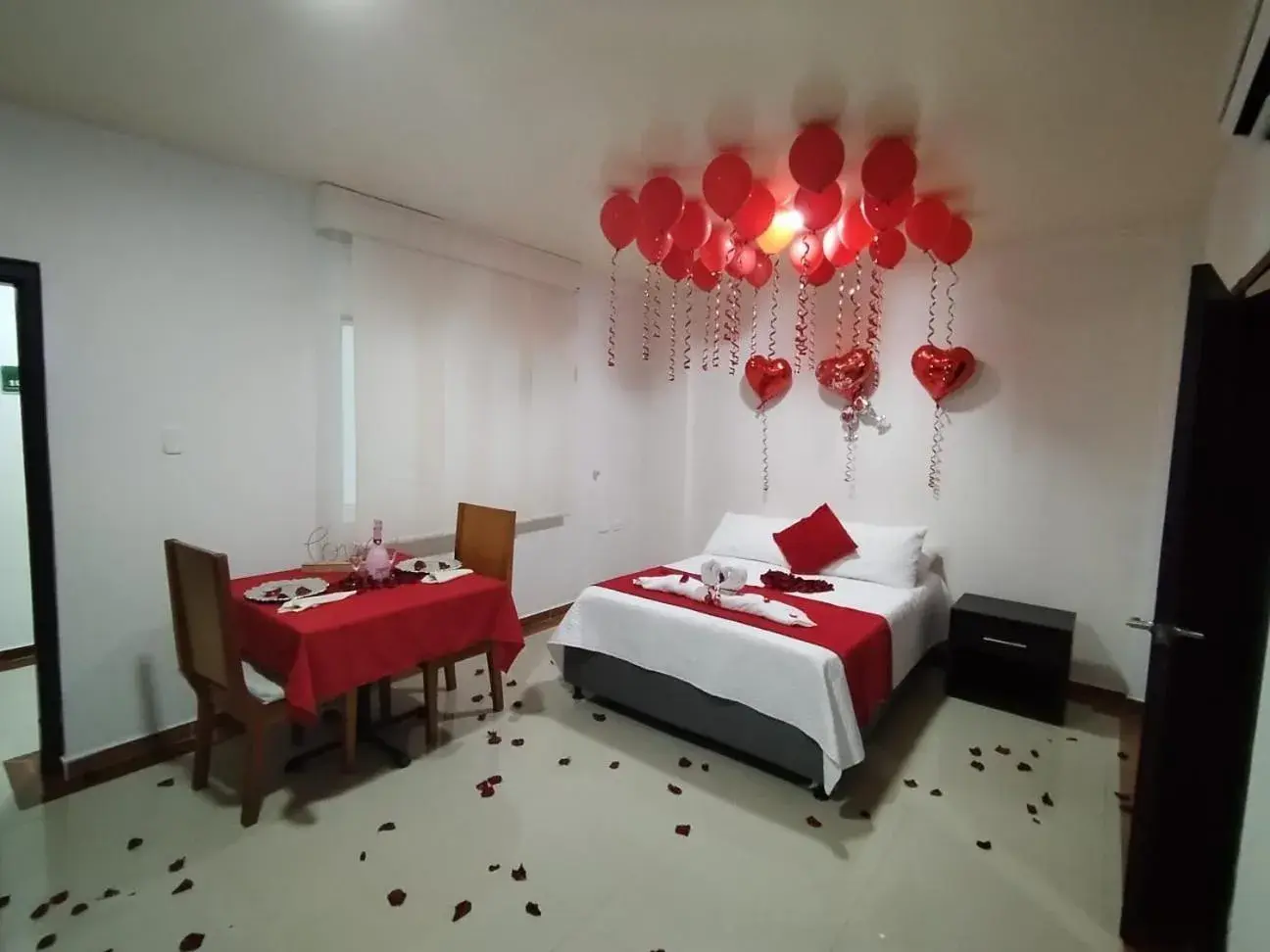 Night, Bed in Hotel El Bosque Valledupar Night, Bed in Hotel El Bosque Valledupar