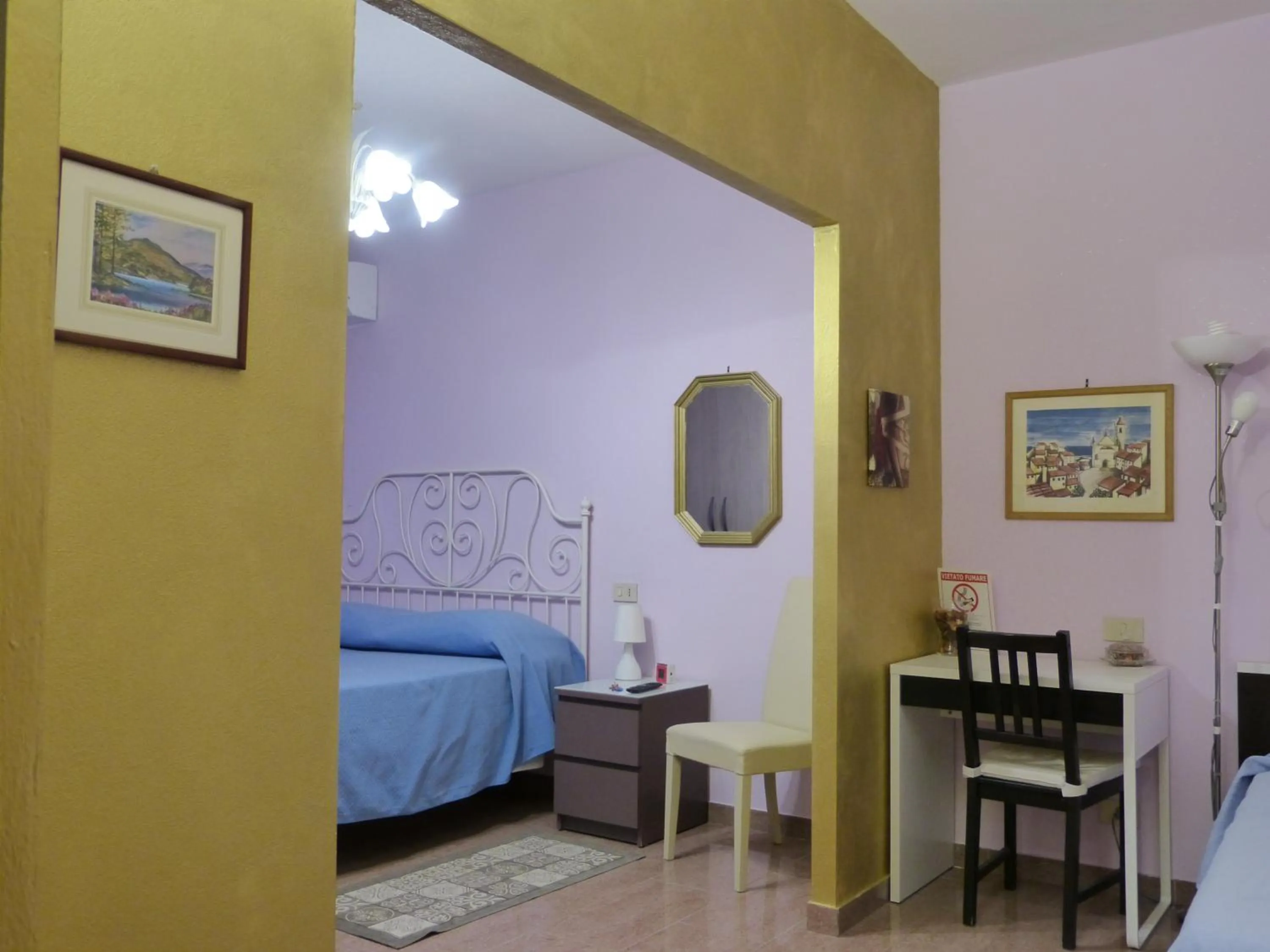 Double Room with Private External Bathroom - single occupancy in Elisir b&b