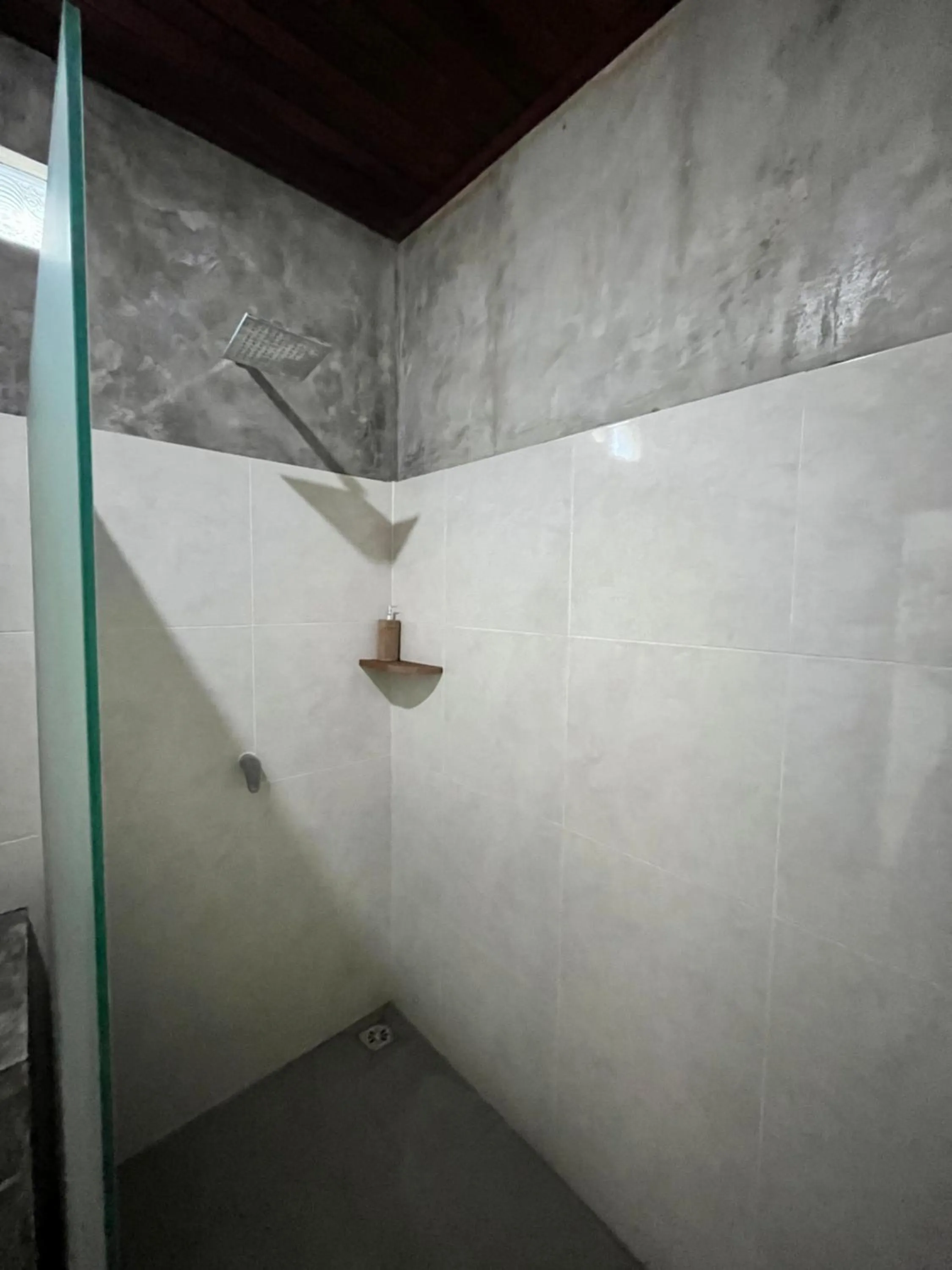 Shower in Lemon Guest House