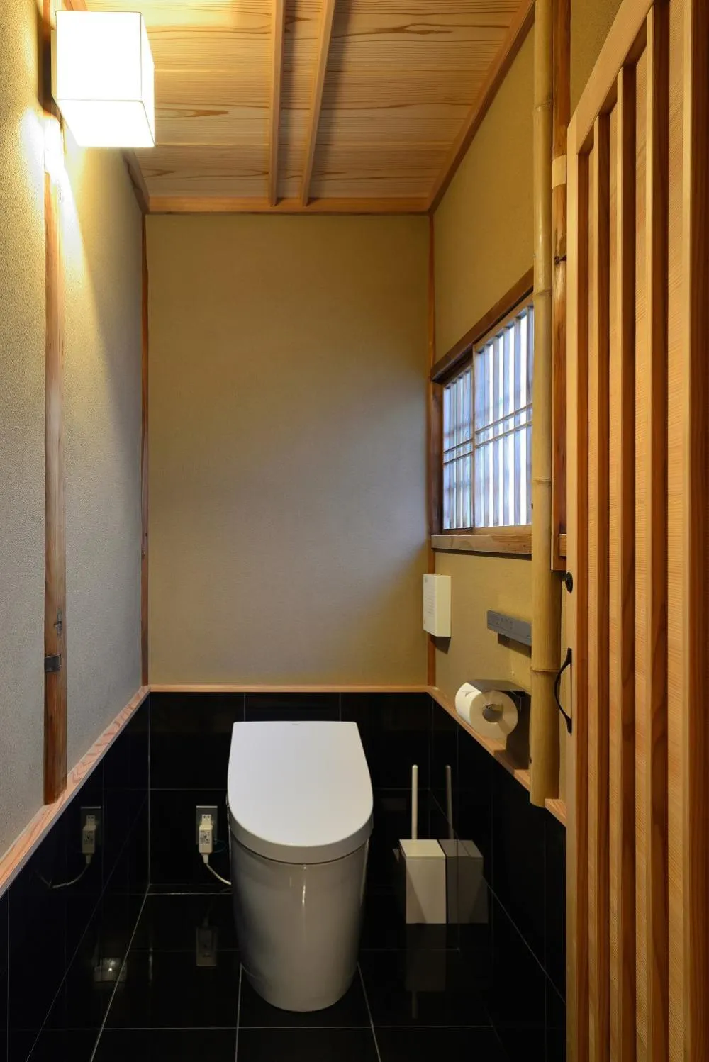 Toilet in Aoi Suites at Nanzenji Modern & Traditional Japanese Style