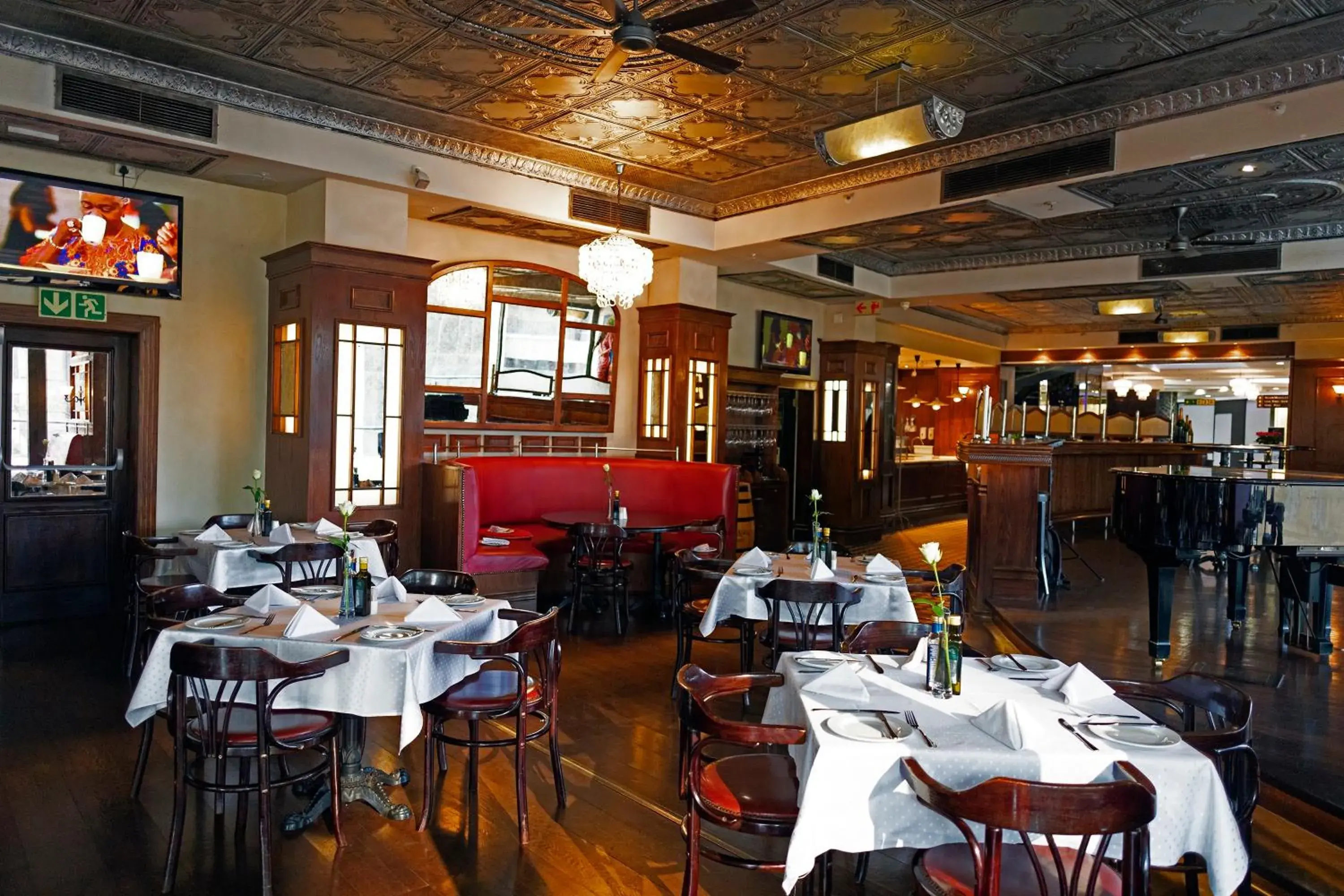 Restaurant/places to eat in DAVINCI Suites Restaurant/places to eat in DAVINCI Suites