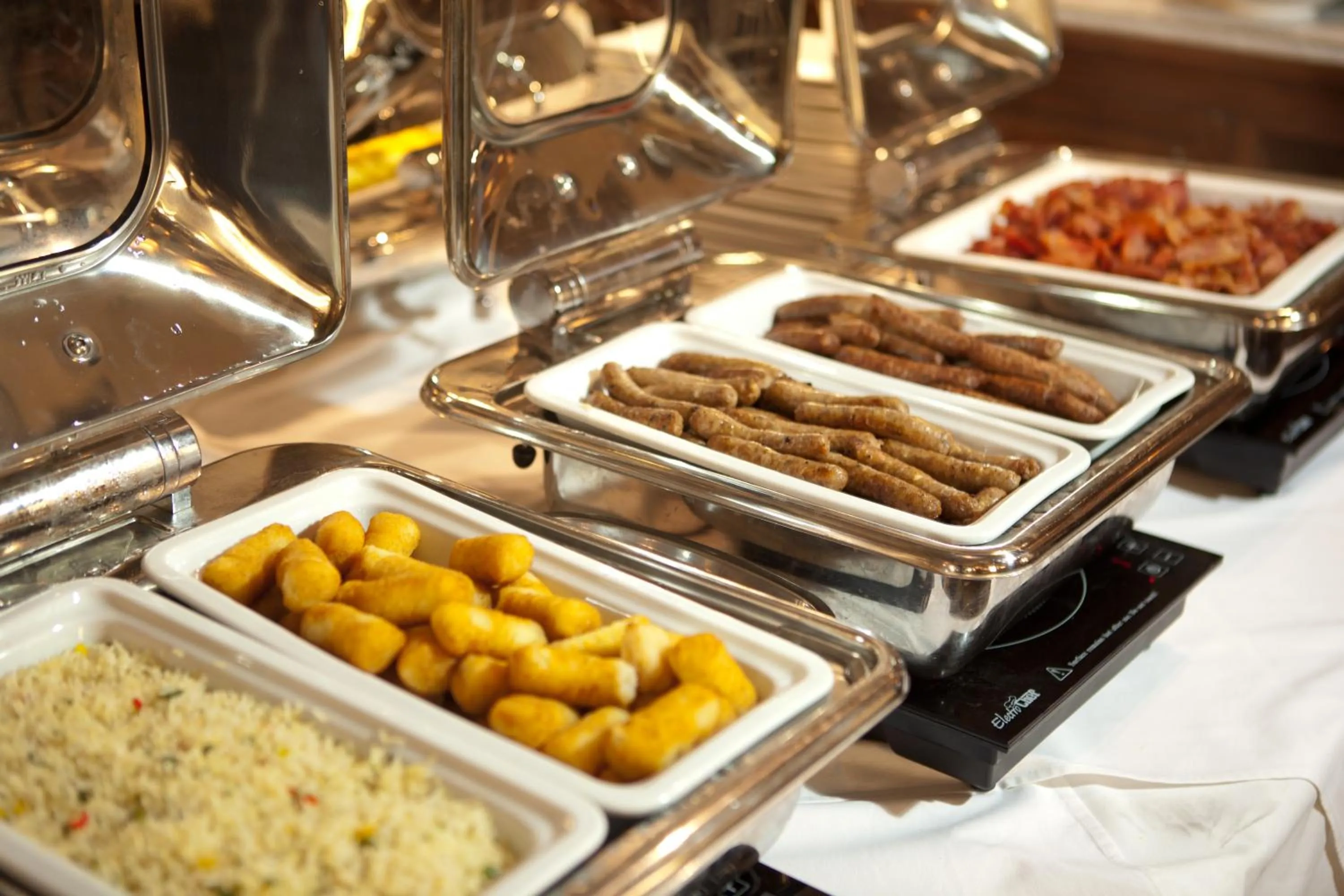 Restaurant/places to eat in DAVINCI Suites