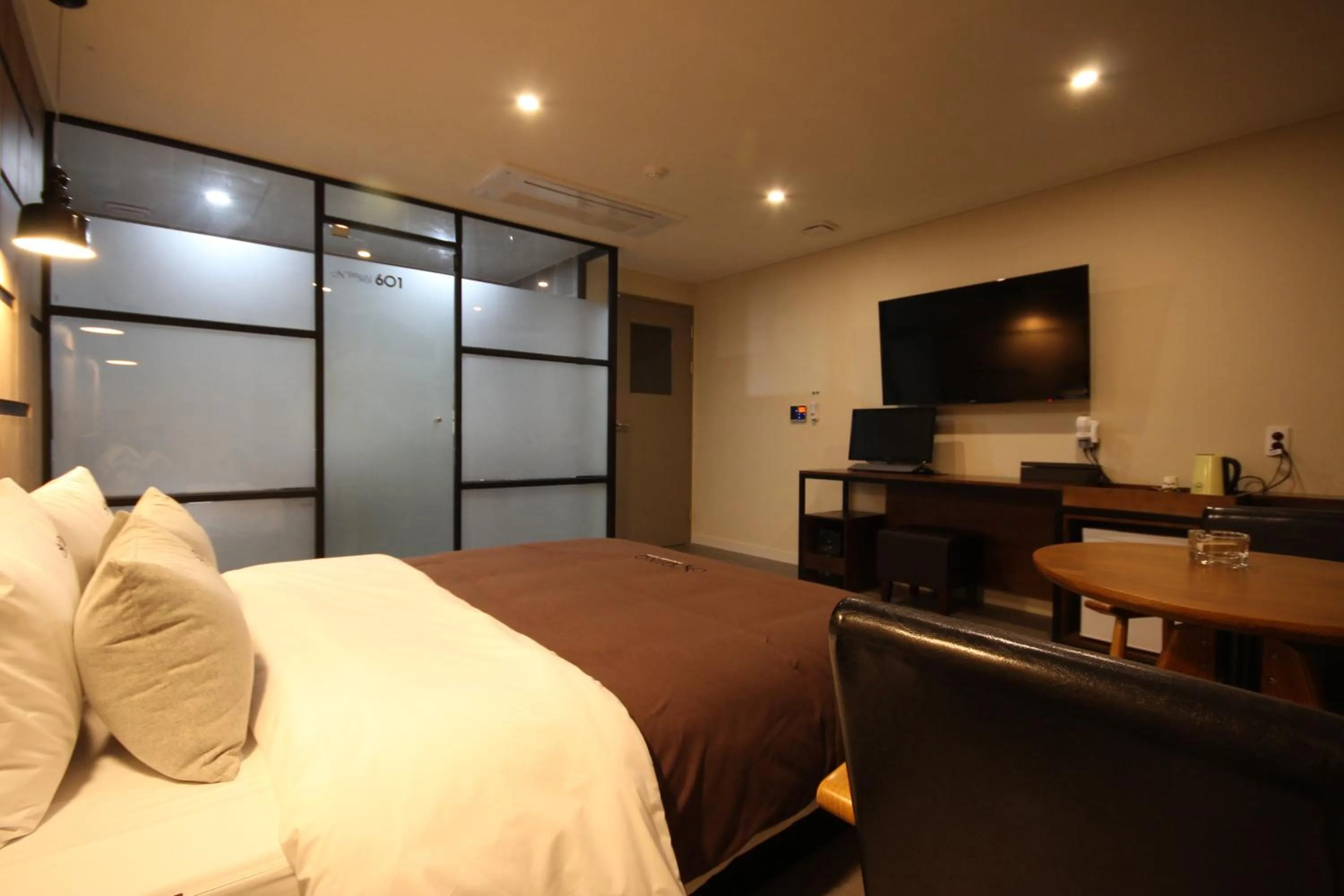 TV and multimedia, Bed in Busan Station Dino Hotel