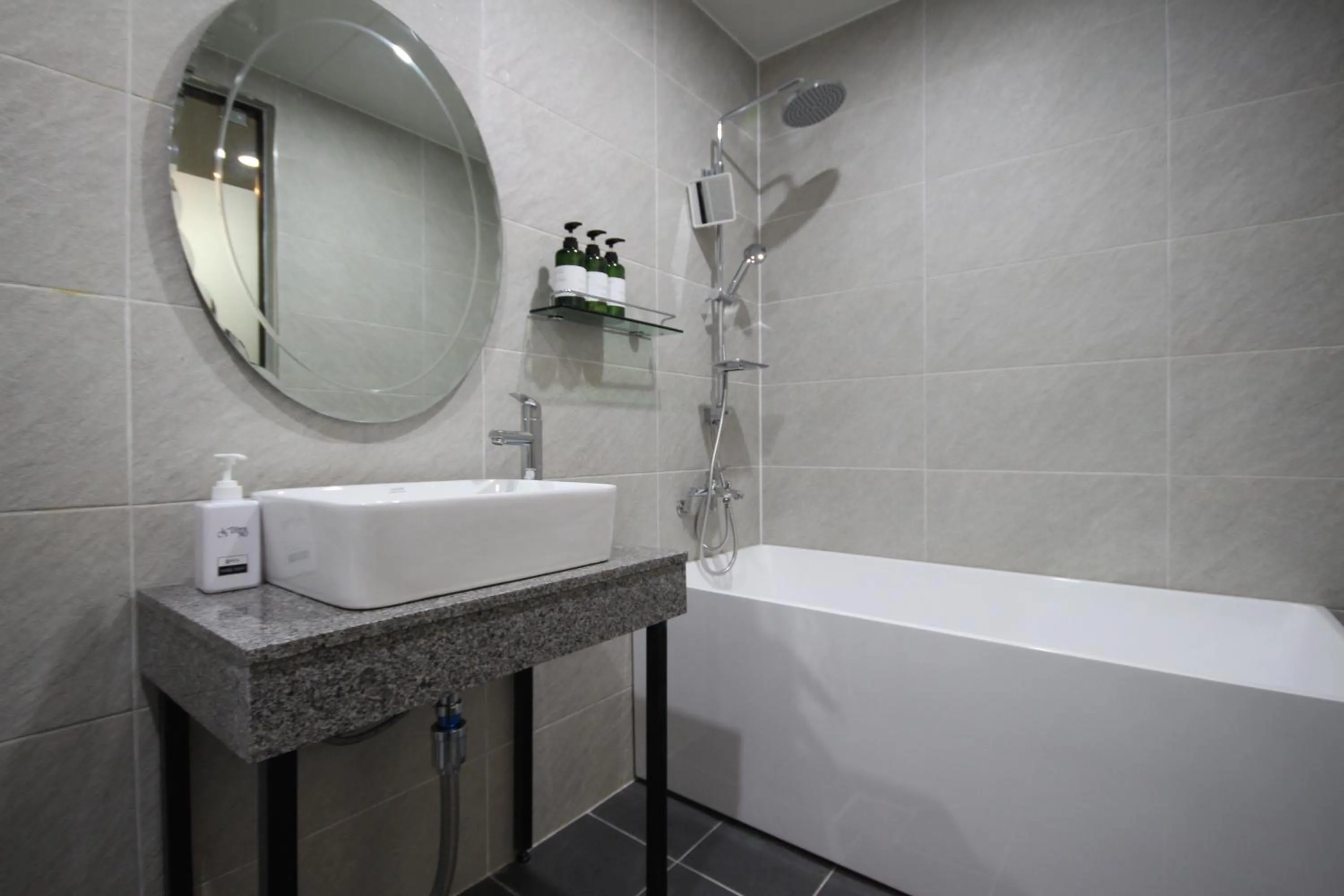 Bathroom in Busan Station Dino Hotel