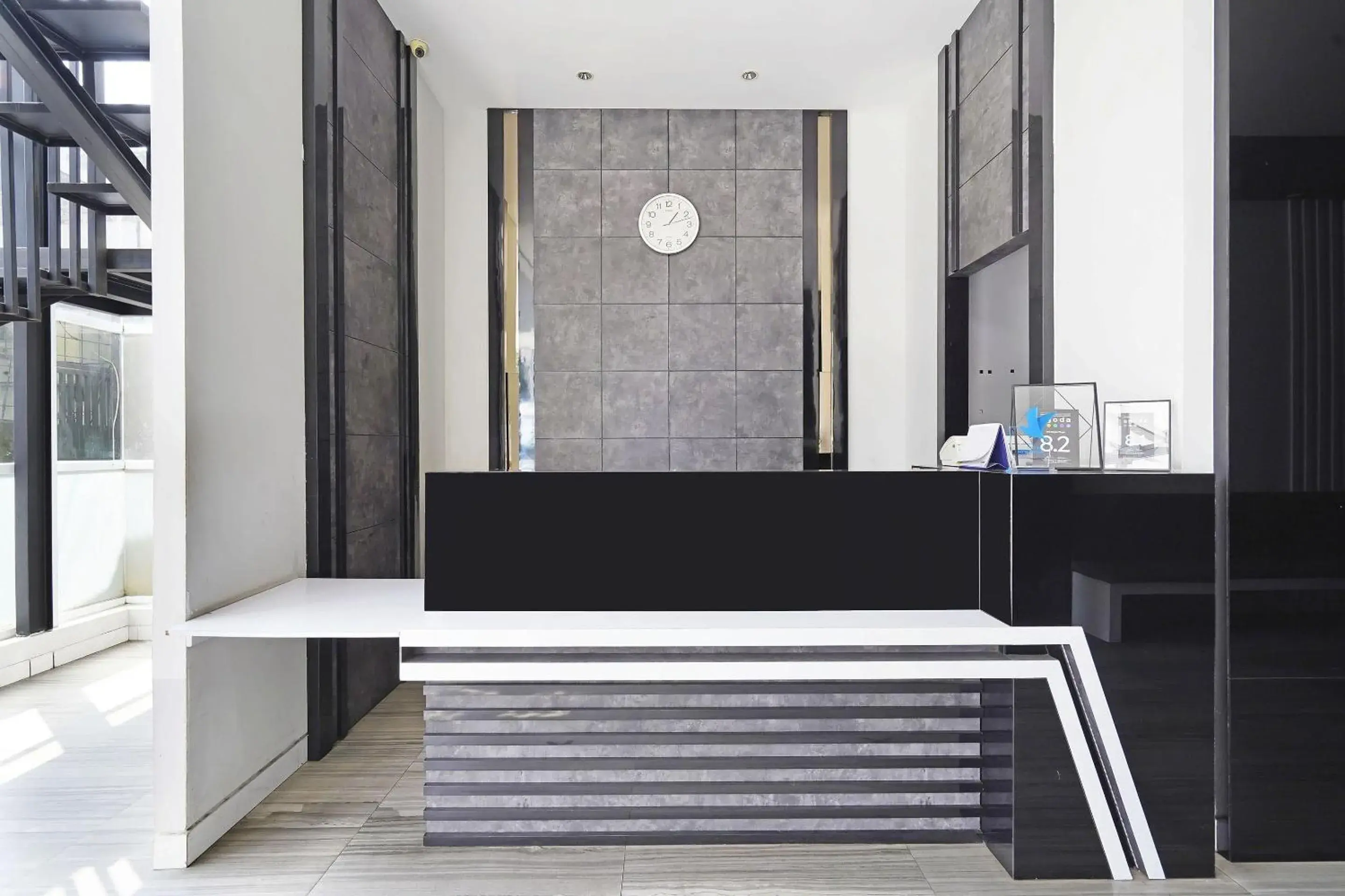 Lobby or reception in Collection O Dago Near Taman Hutan Raya Formerly Regia Dago Lobby or reception in Collection O Dago Near Taman Hutan Raya Formerly Regia Dago