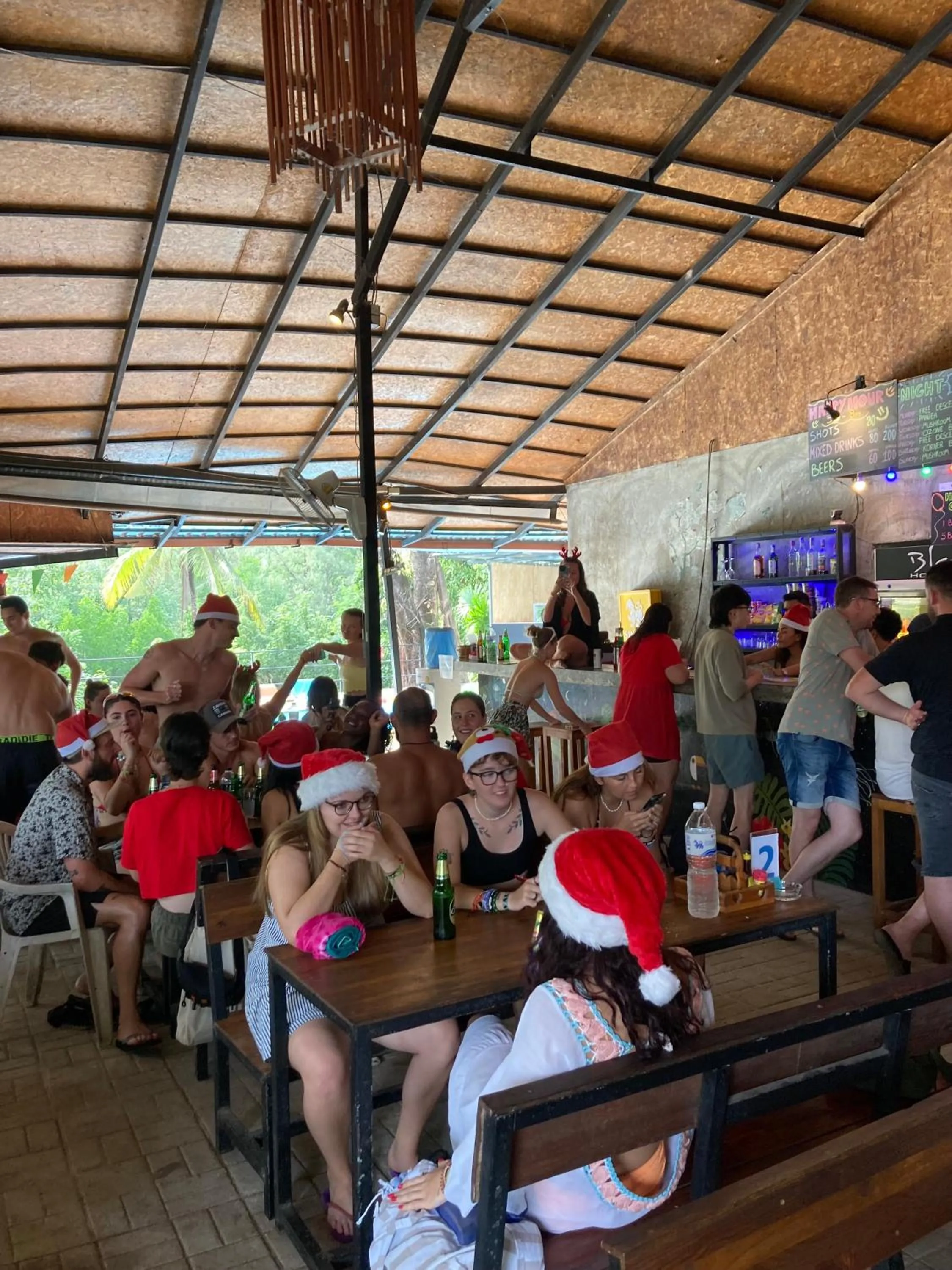 Entertainment in Blanco Hostel Lanta 18 to 35