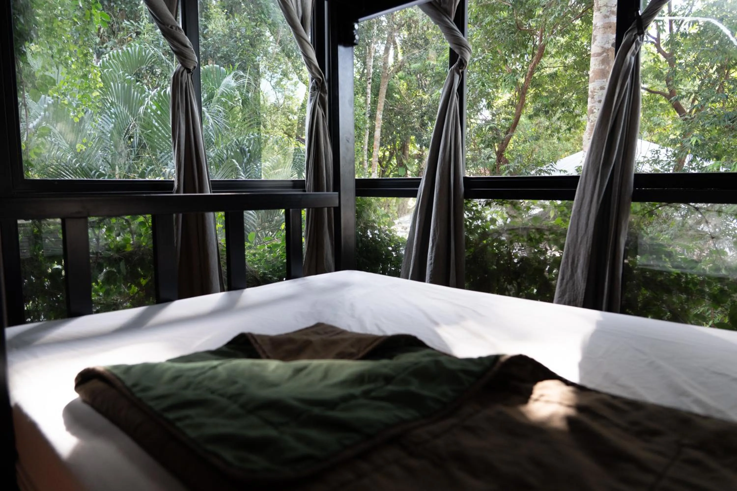 Bedroom, Bed in Blanco Hostel Lanta 18 to 35