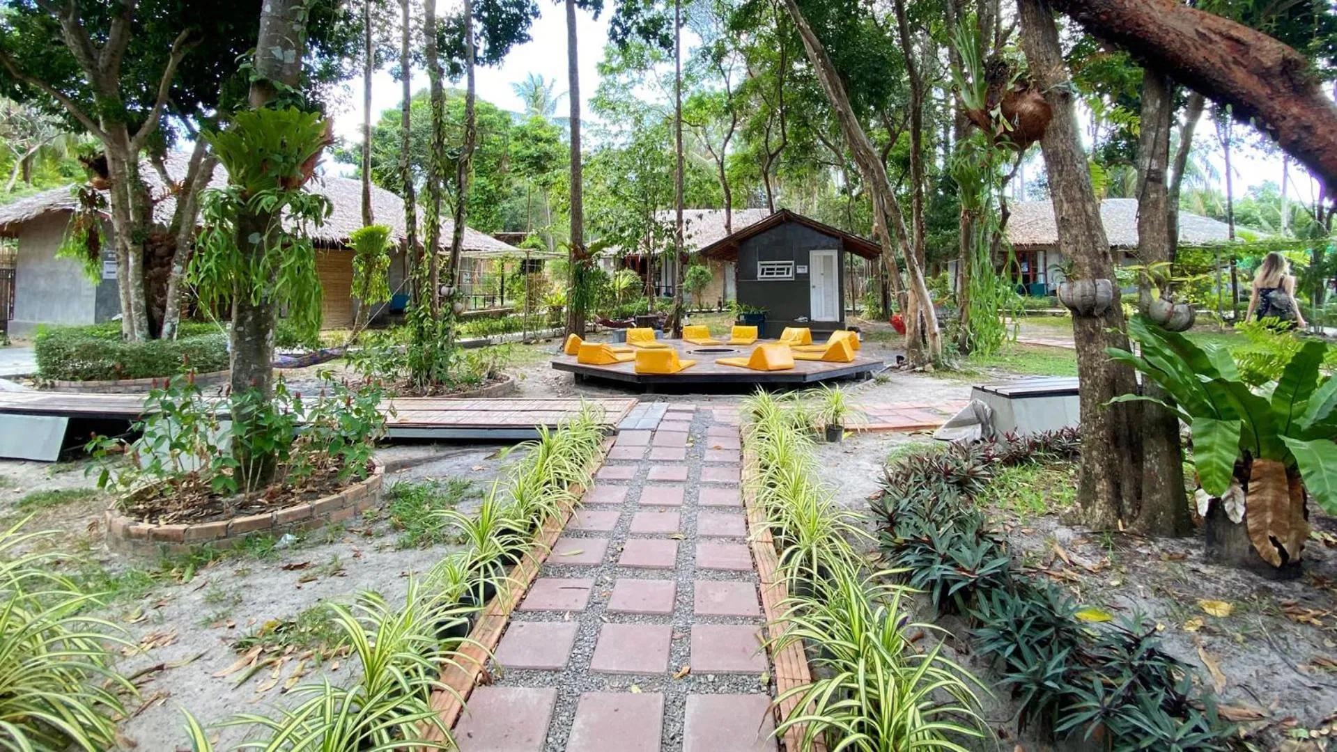 Garden in Blanco Hostel Lanta 18 to 35