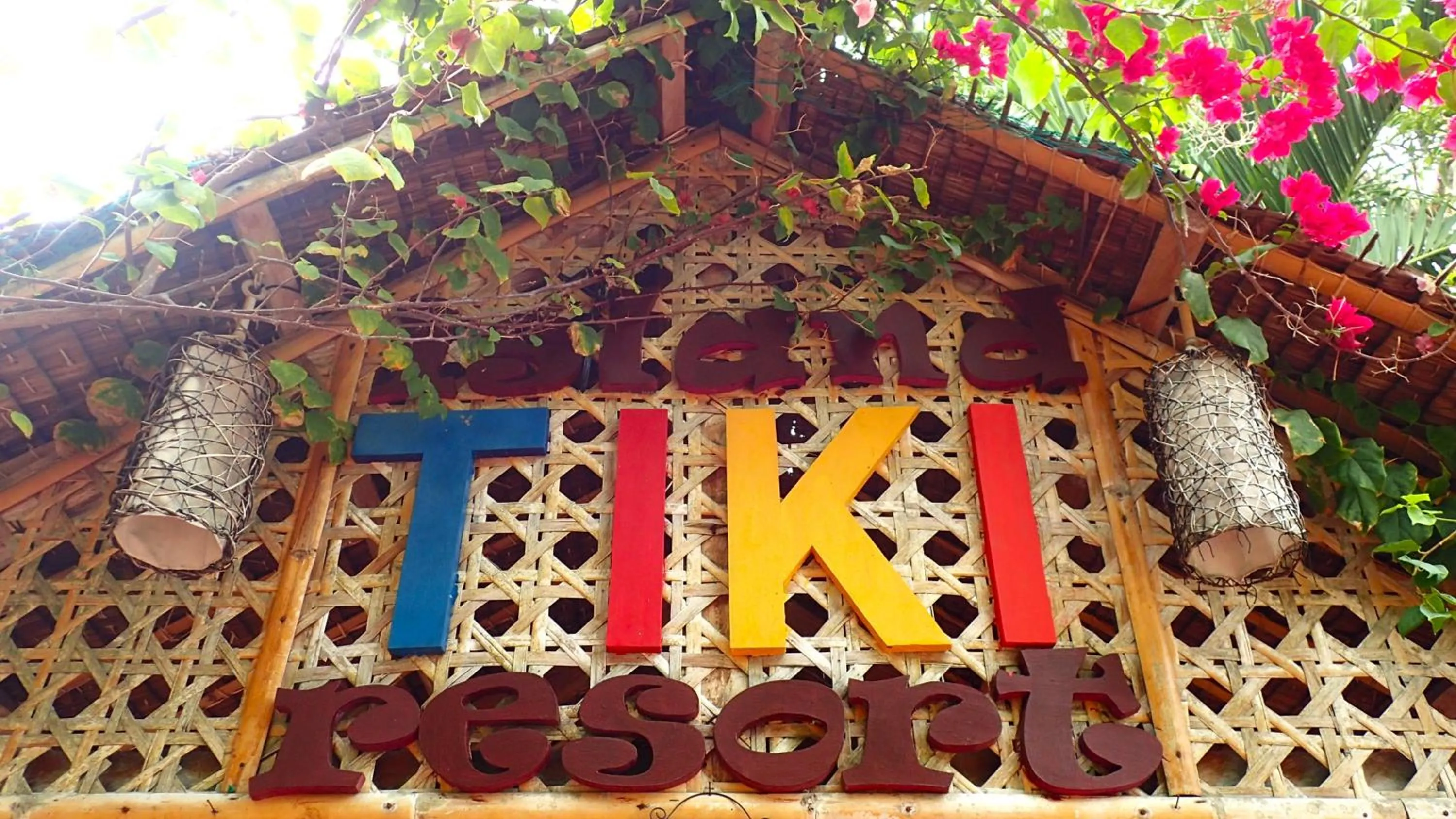 Facade/entrance in Island Tiki Paradise Resort