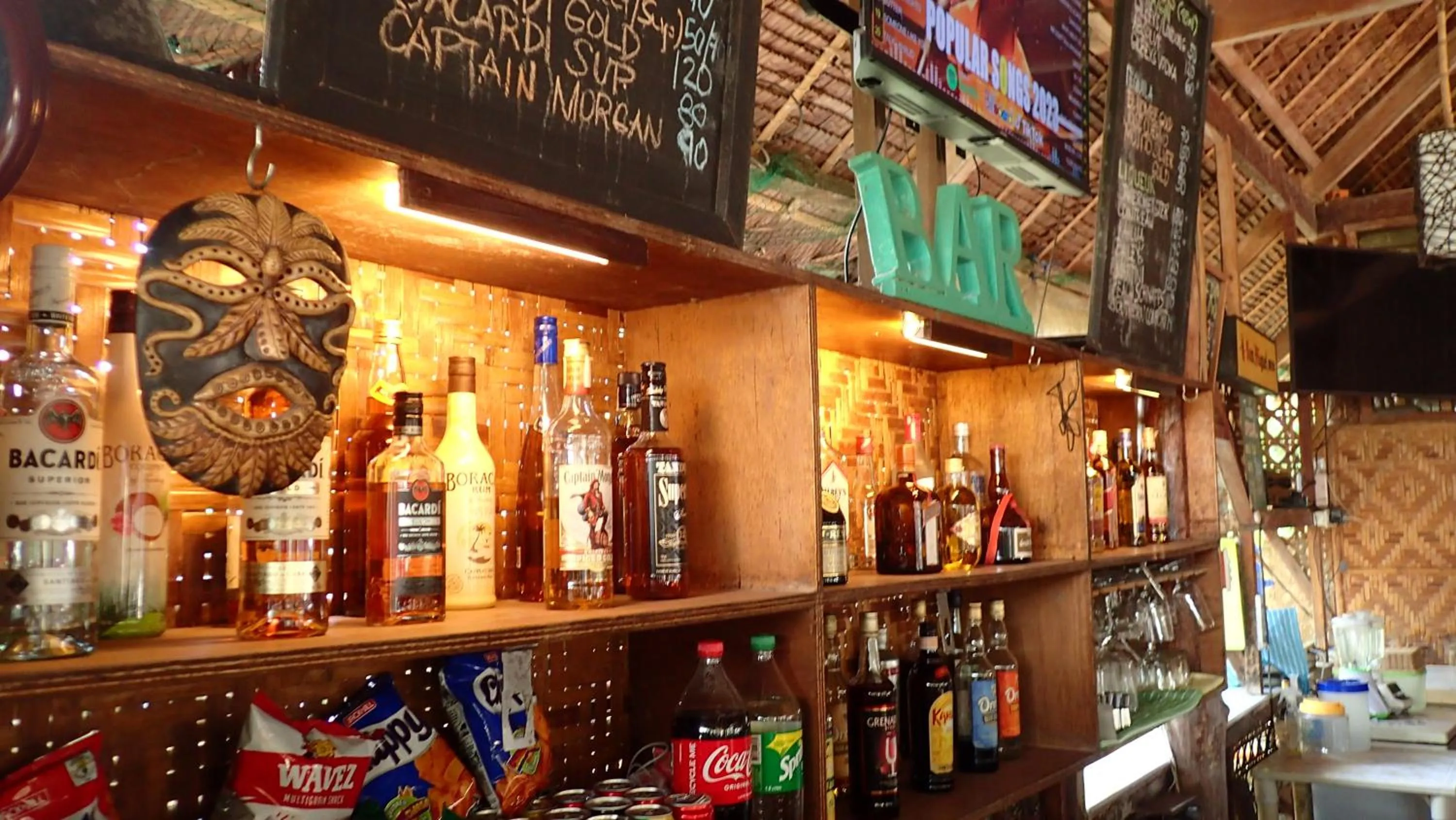 Restaurant/places to eat in Island Tiki Paradise Resort