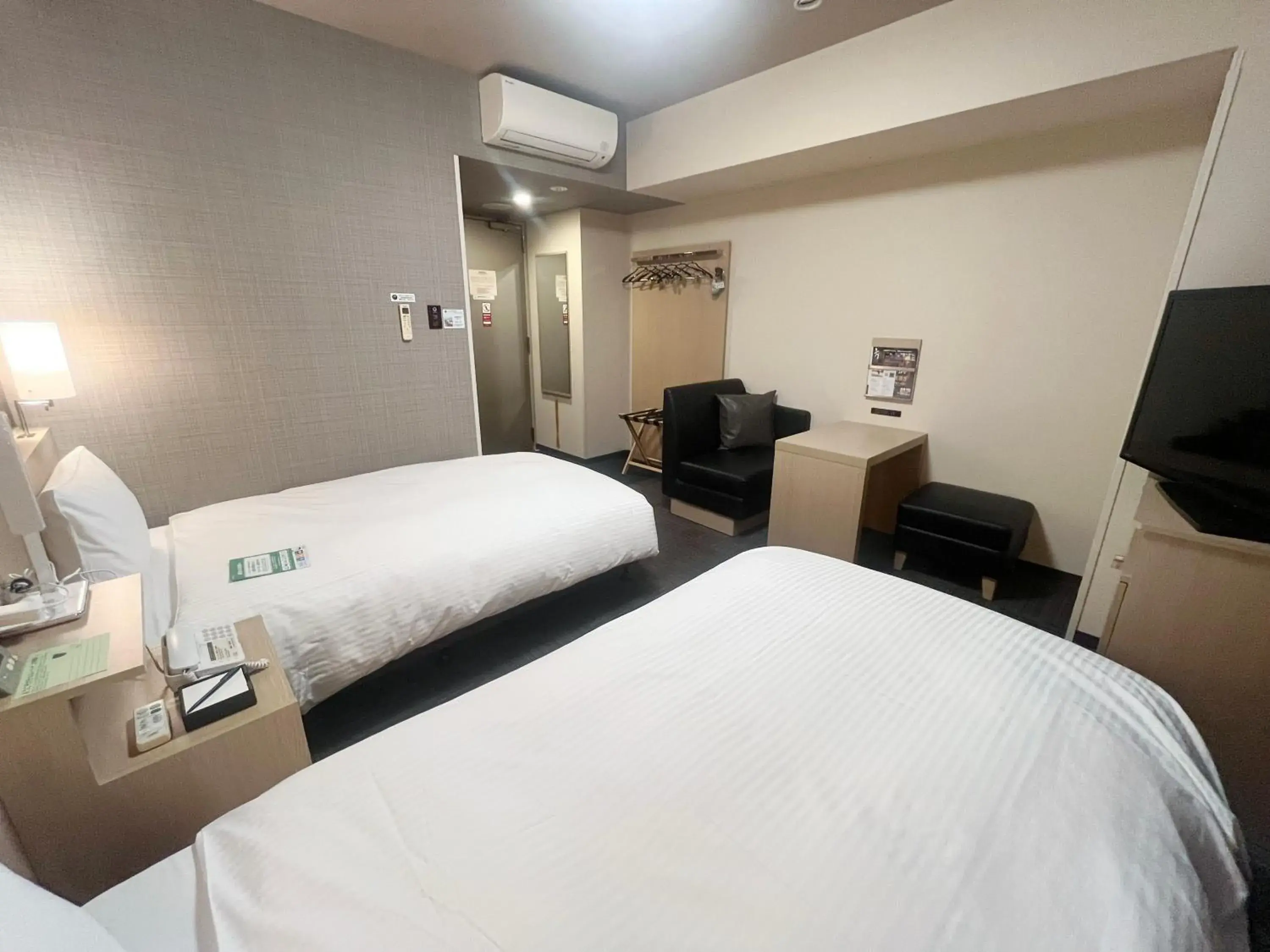 Twin Room - single occupancy - Non-Smoking in Hotel Route-Inn Ube Twin Room - single occupancy - Non-Smoking in Hotel Route-Inn Ube