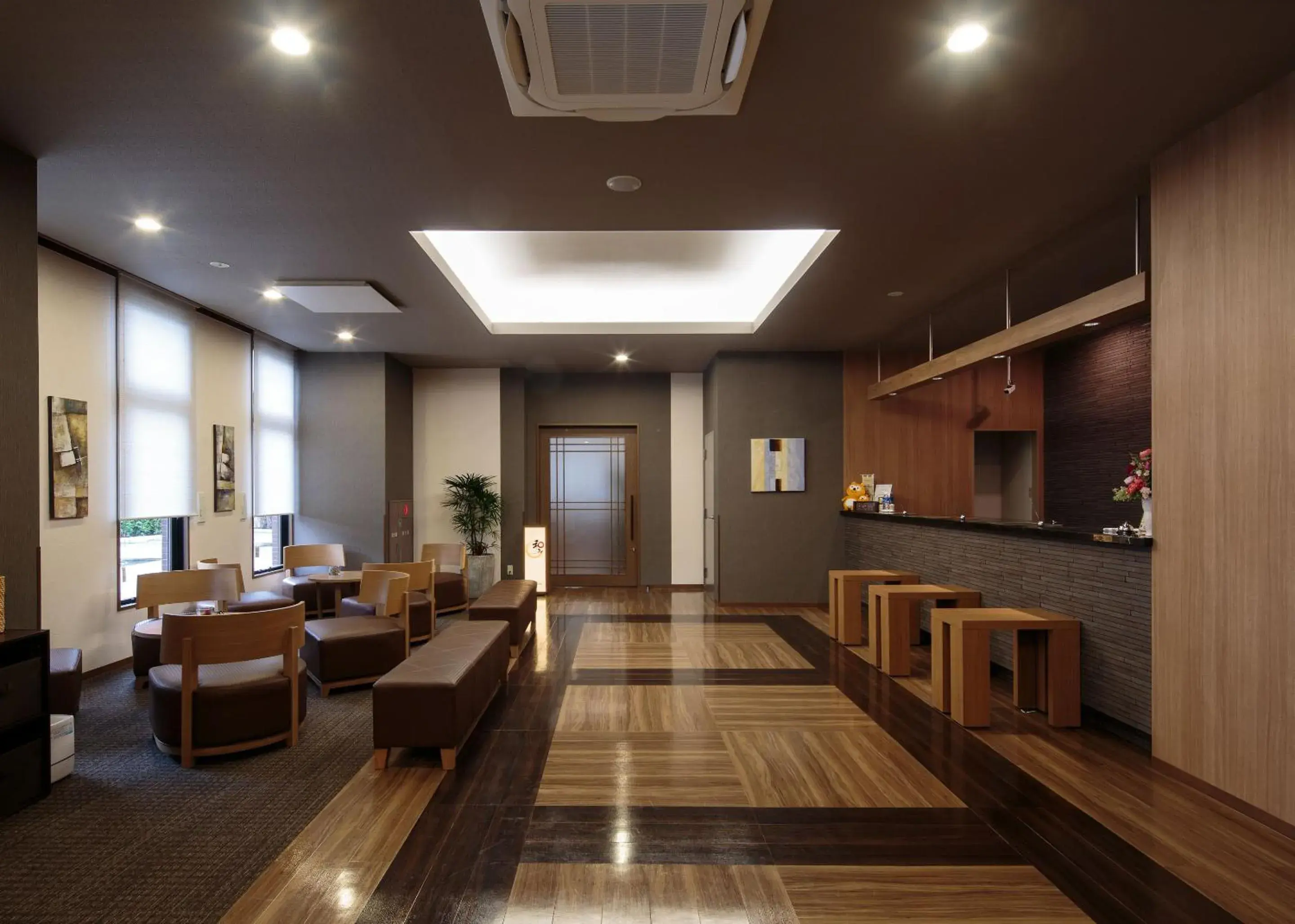 Lobby or reception in Hotel Route-Inn Takaoka Ekimae Lobby or reception in Hotel Route-Inn Takaoka Ekimae