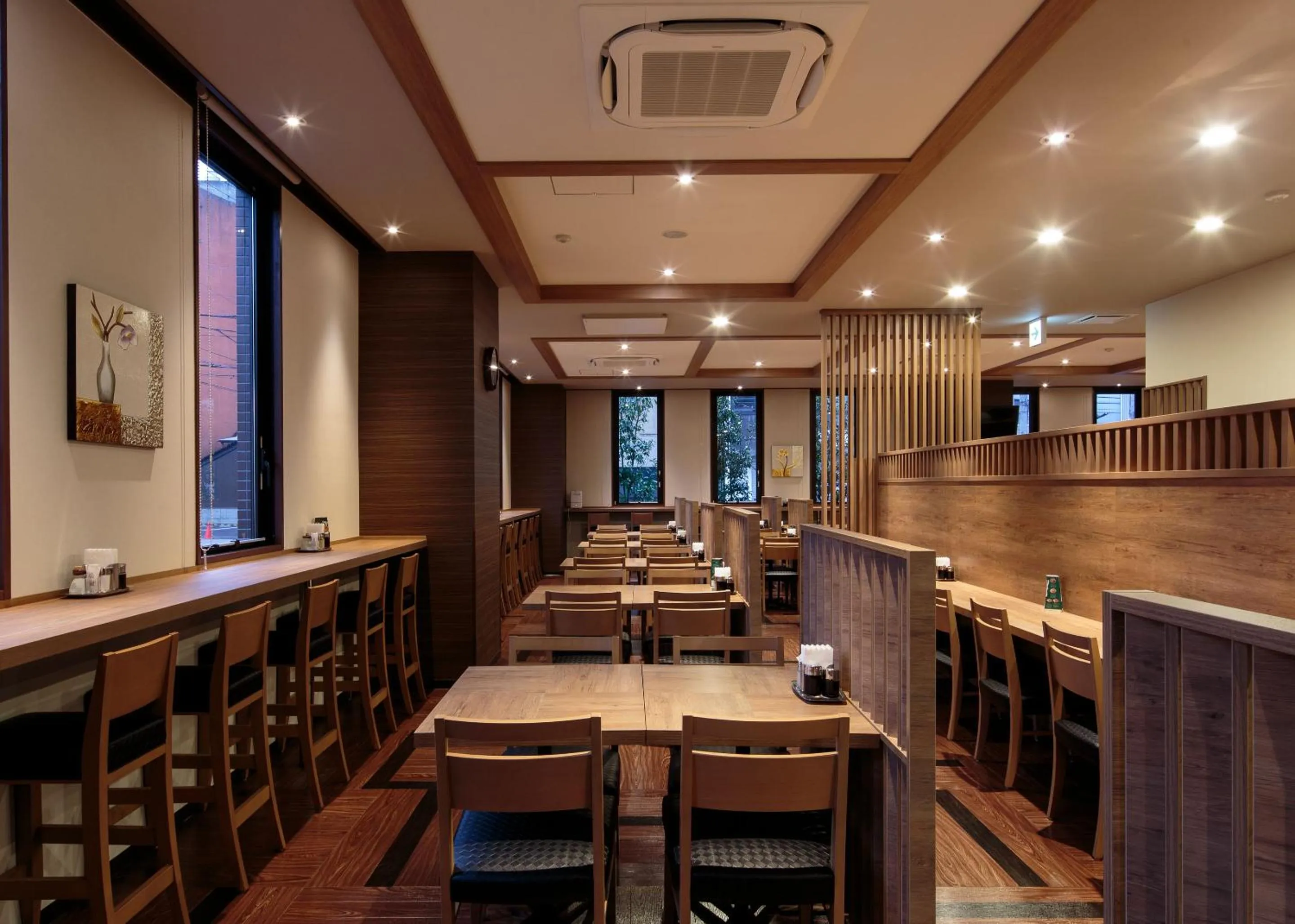 Restaurant/places to eat in Hotel Route-Inn Takaoka Ekimae