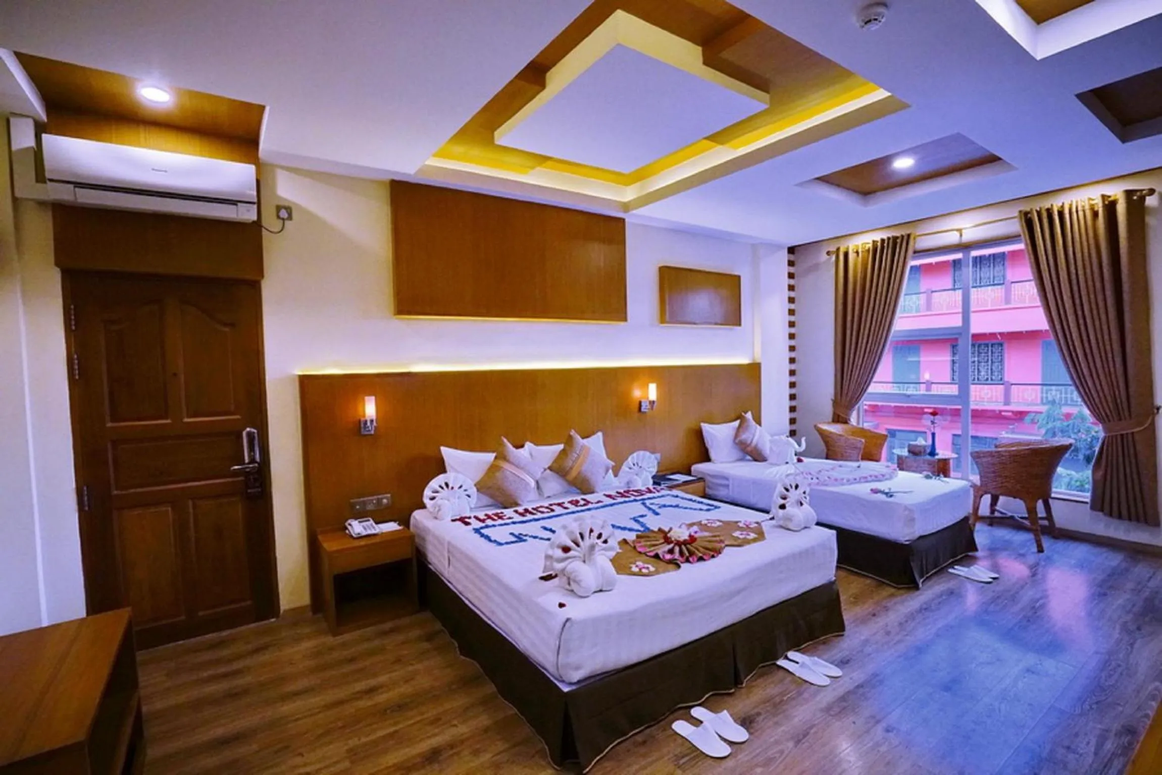 Shower, Bed in The Hotel Nova