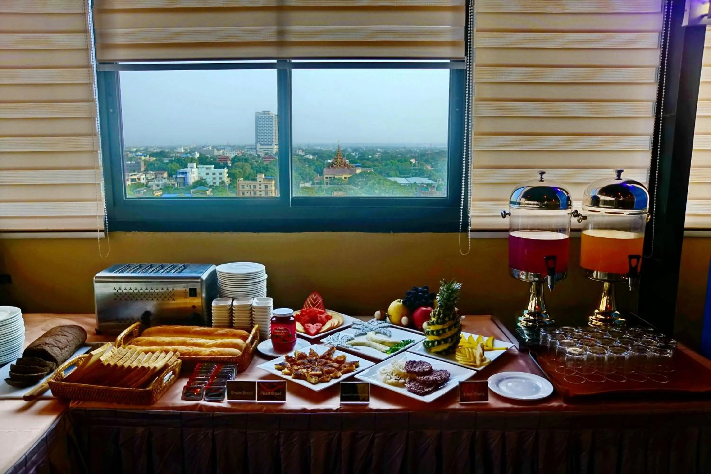 Restaurant/places to eat in The Hotel Nova