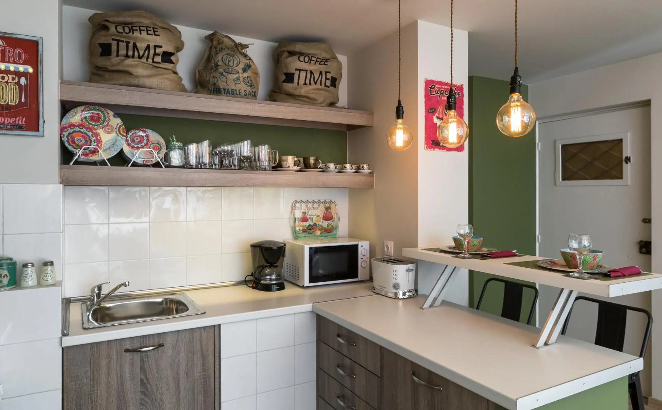 Coffee/tea facilities in Vintage Apartment in the Heart of Plaka