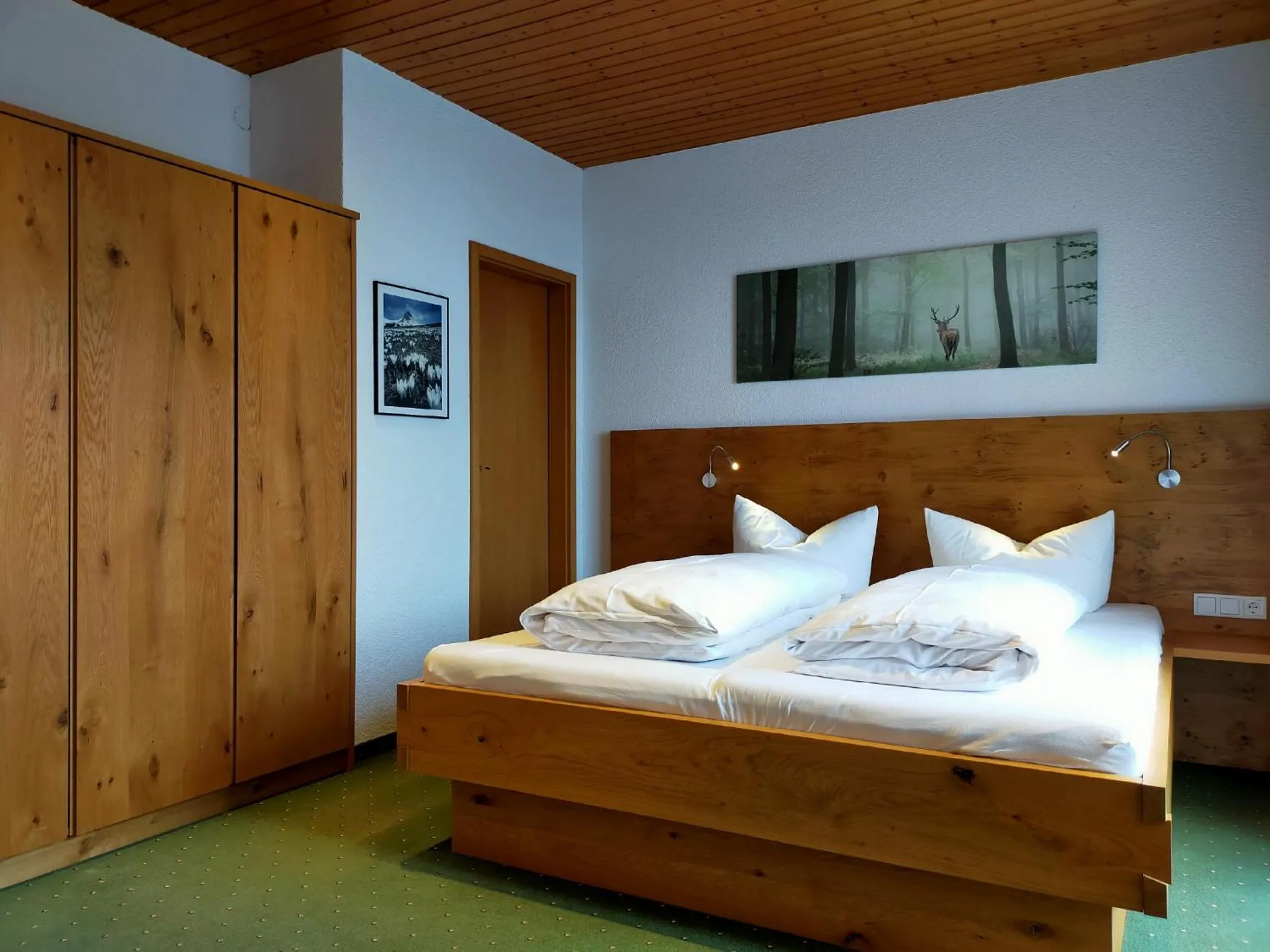 Photo of the whole room, Bed in Pension Edelweiss