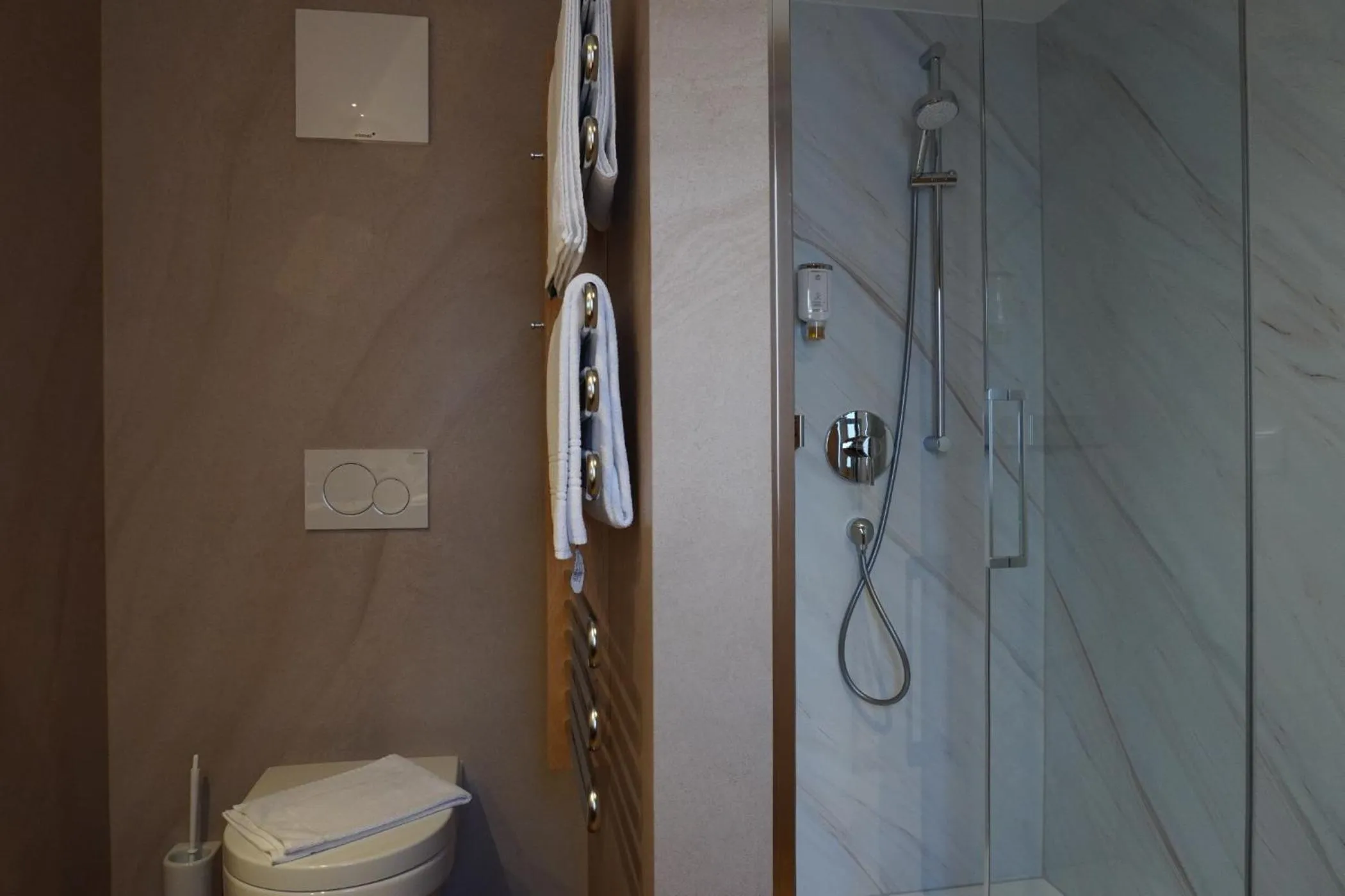 Bathroom in Pension Edelweiss
