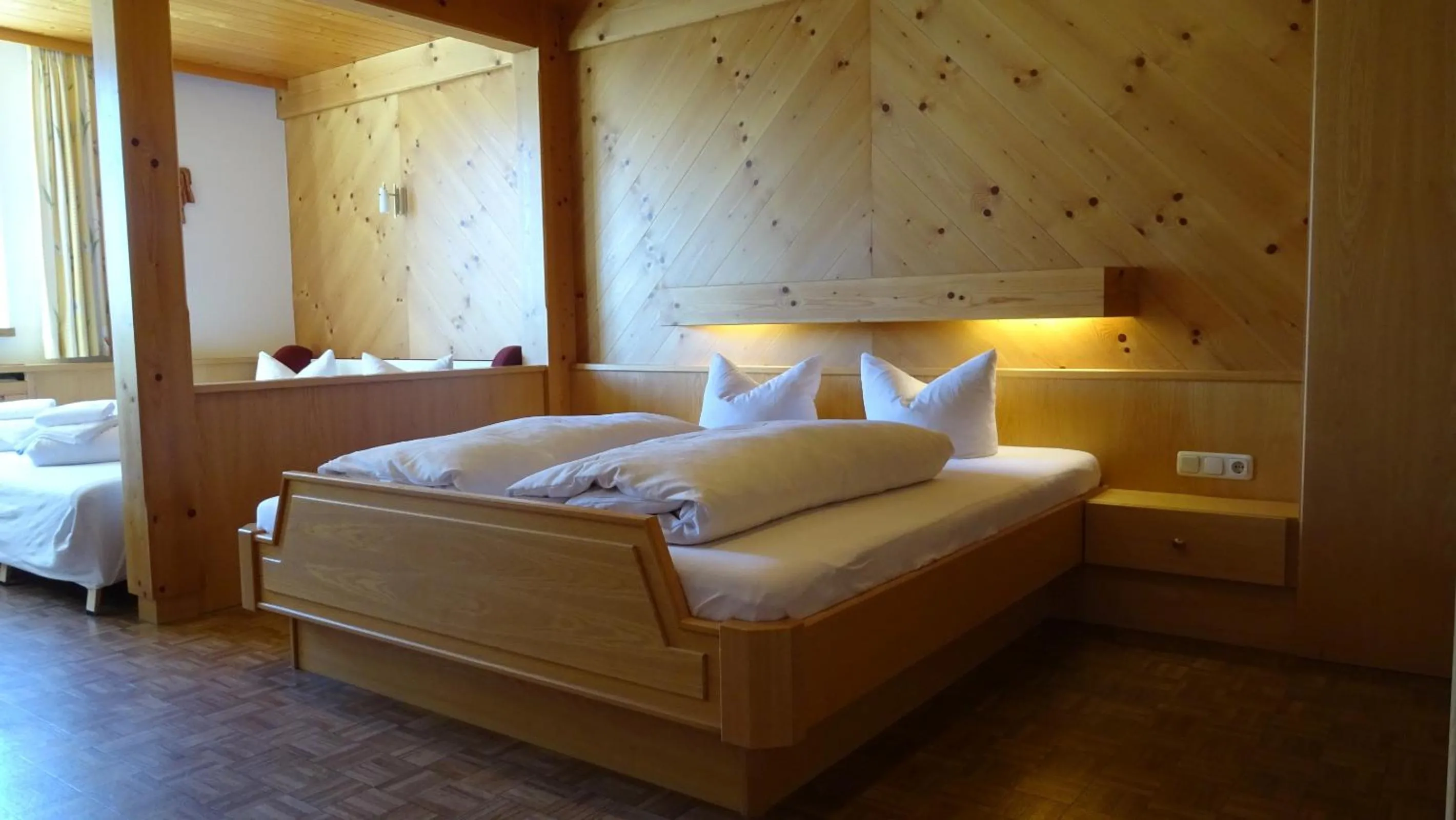 Photo of the whole room, Bed in Pension Edelweiss