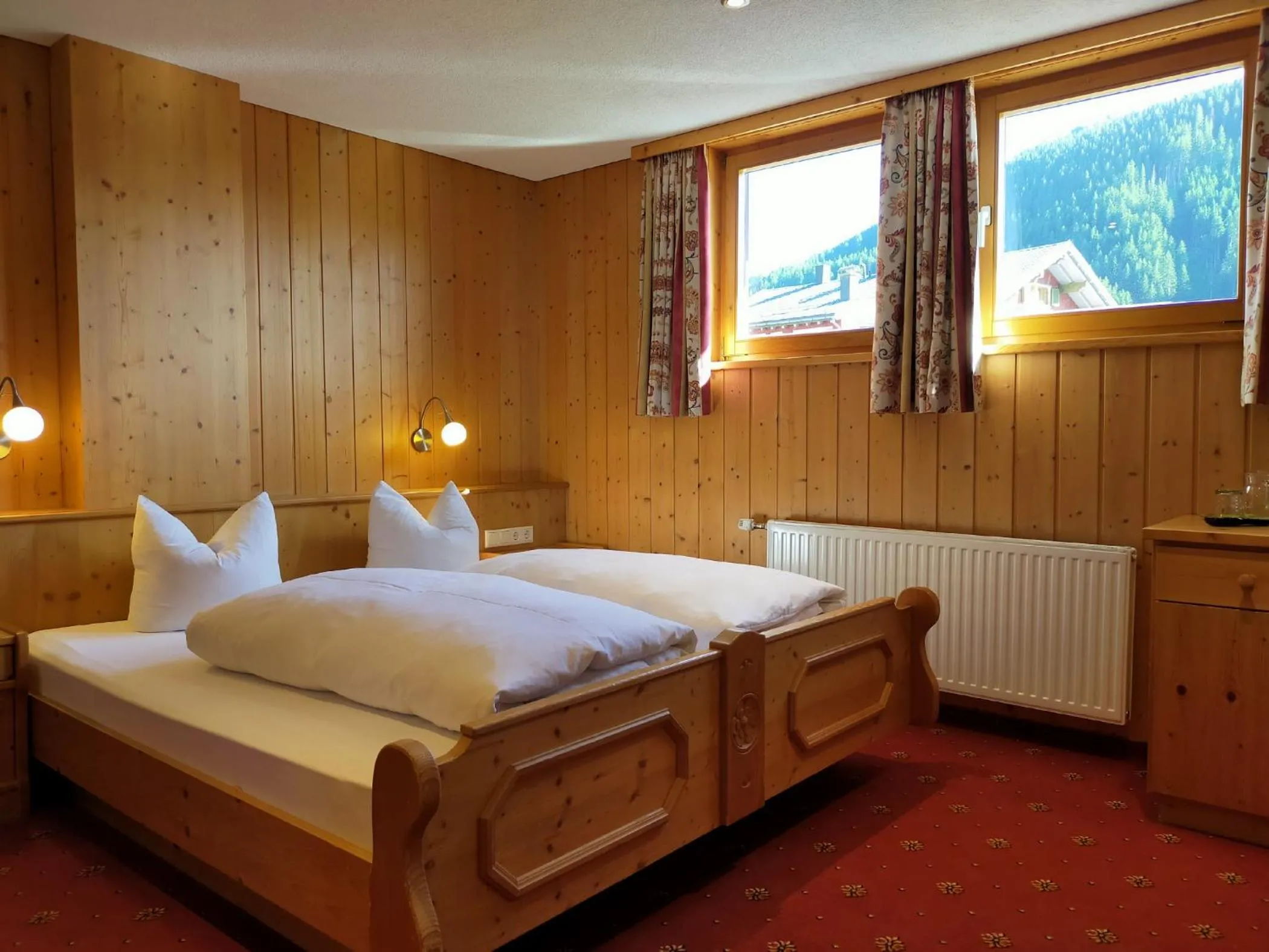 Photo of the whole room, Bed in Pension Edelweiss