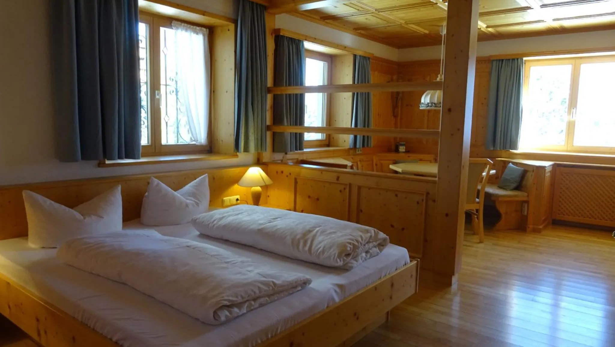 Bedroom, Bed in Pension Edelweiss