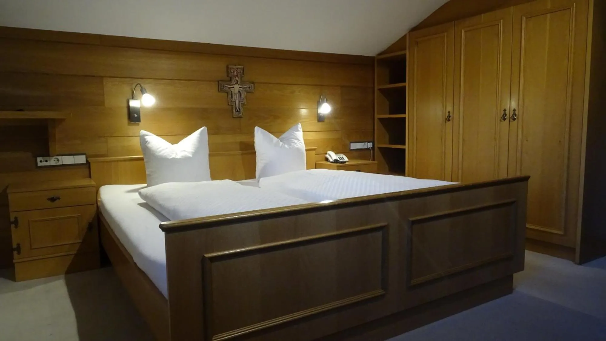 Photo of the whole room, Bed in Pension Edelweiss