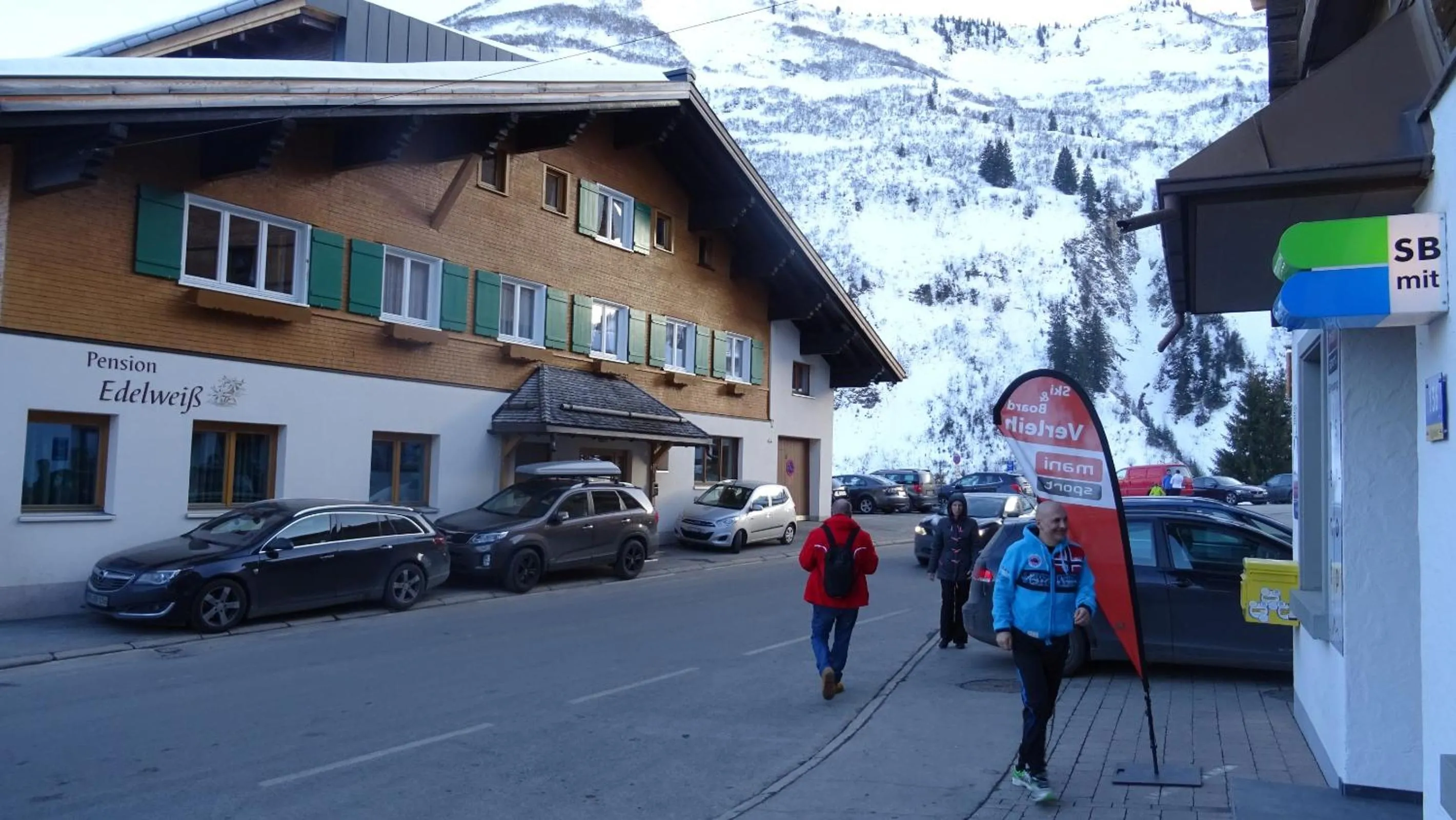 Facade/entrance in Pension Edelweiss