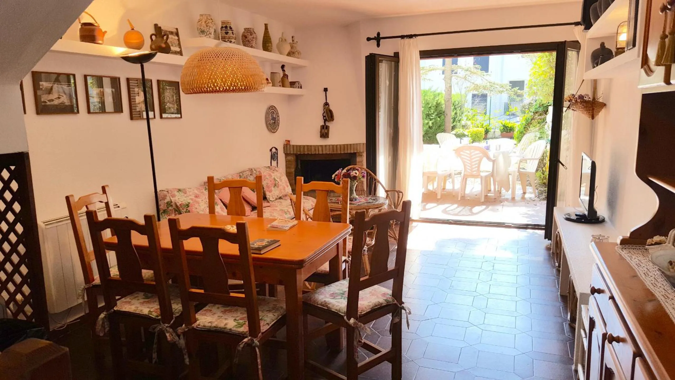 Dining area in Villa Prat Xirlo