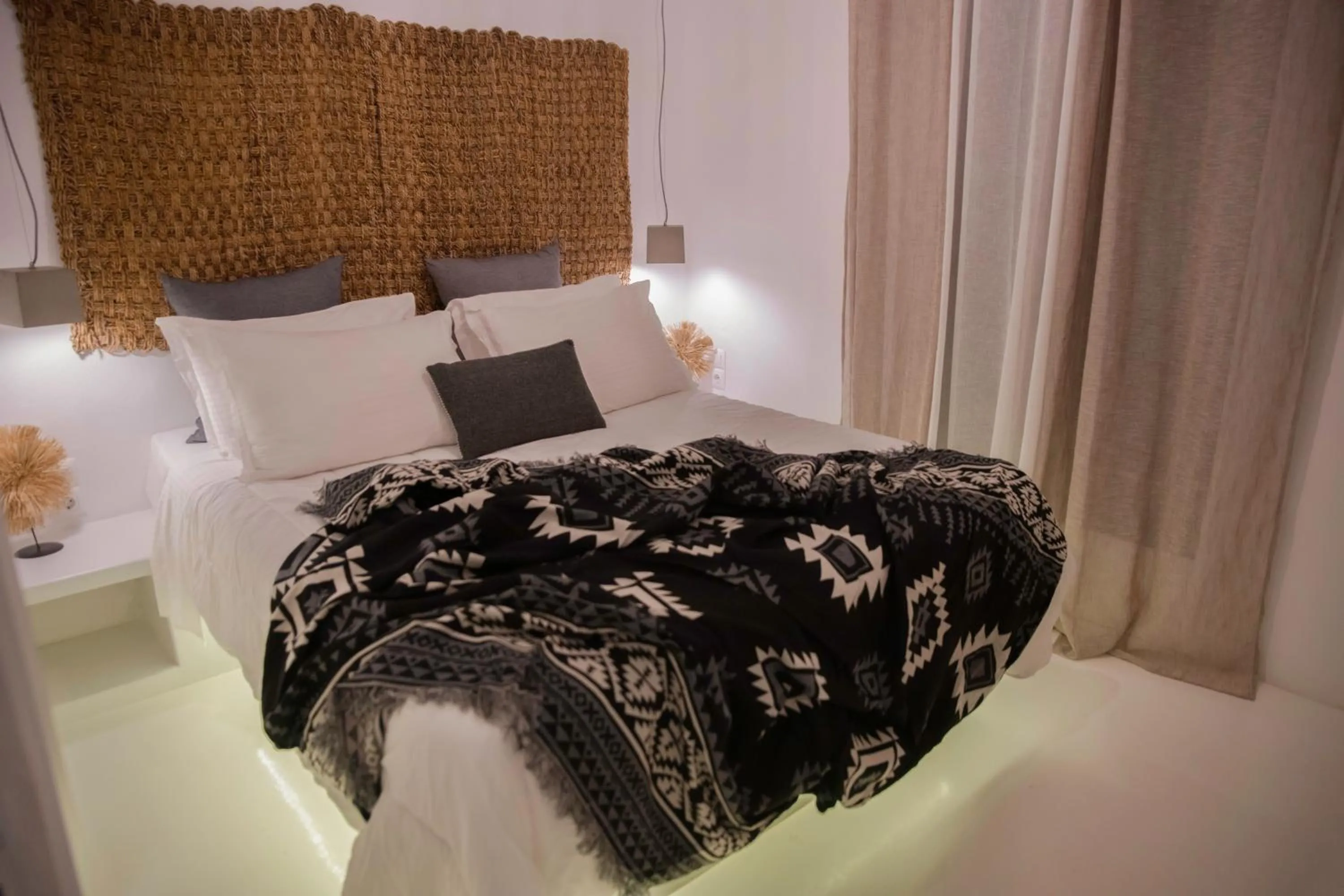 Bed in 8 Keys Residence