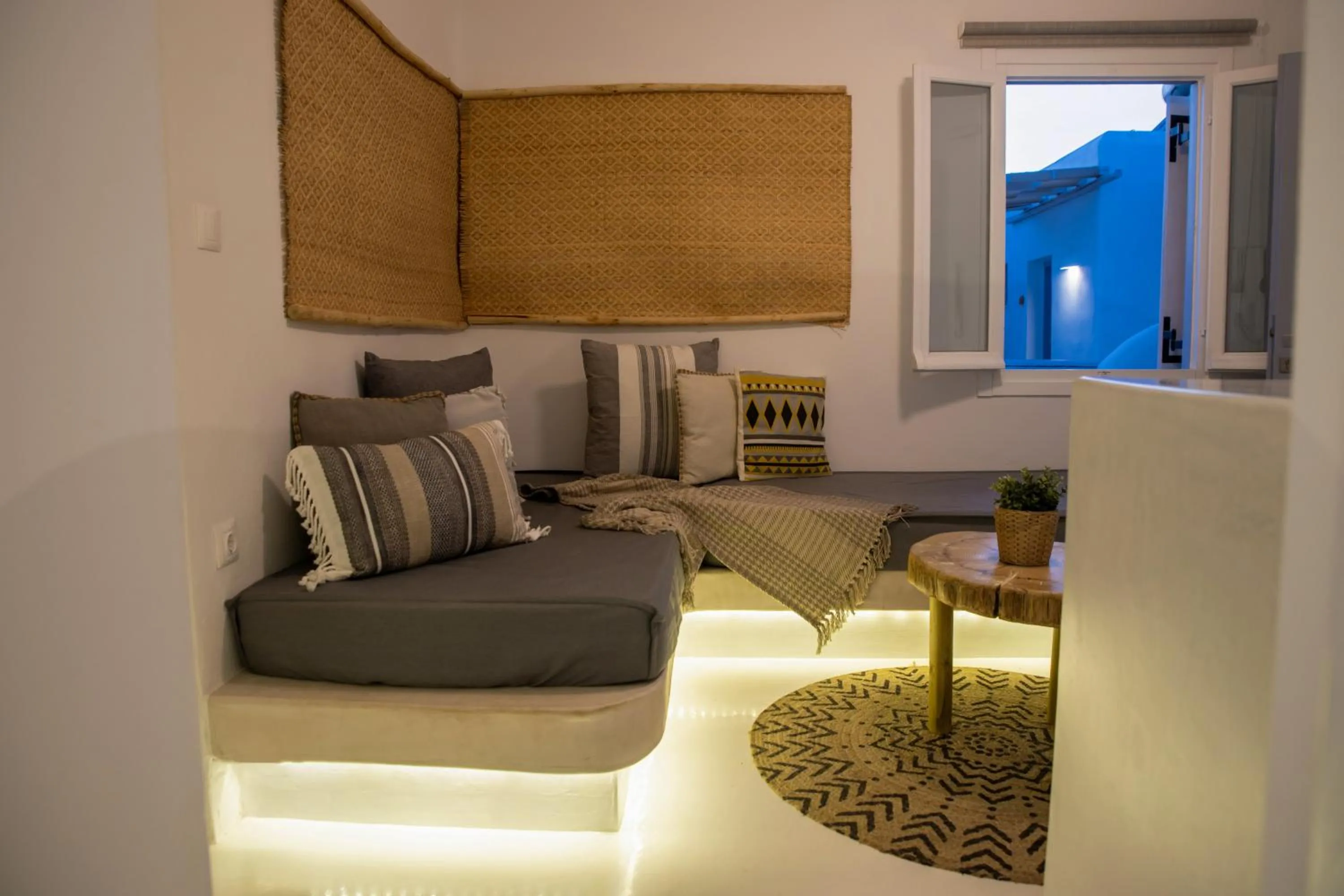 8 Keys Residence