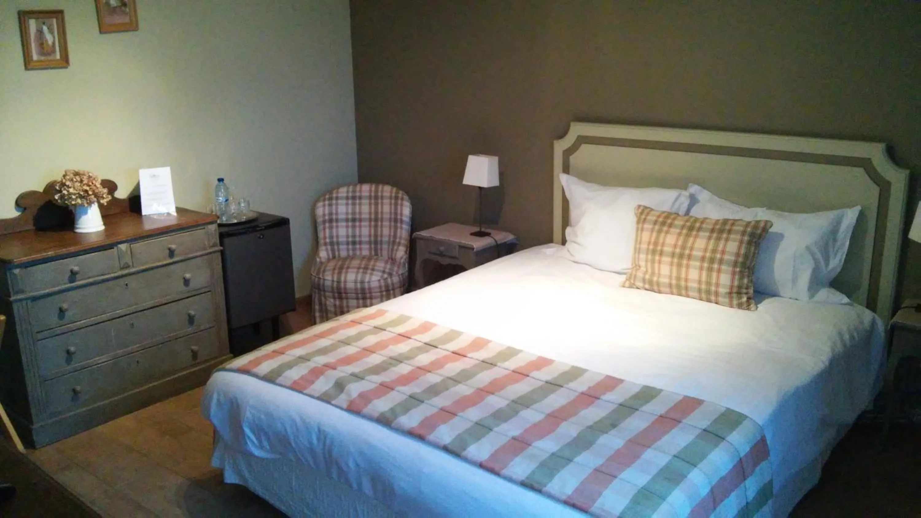 Bed in Hostellerie au Coeur du Spinois