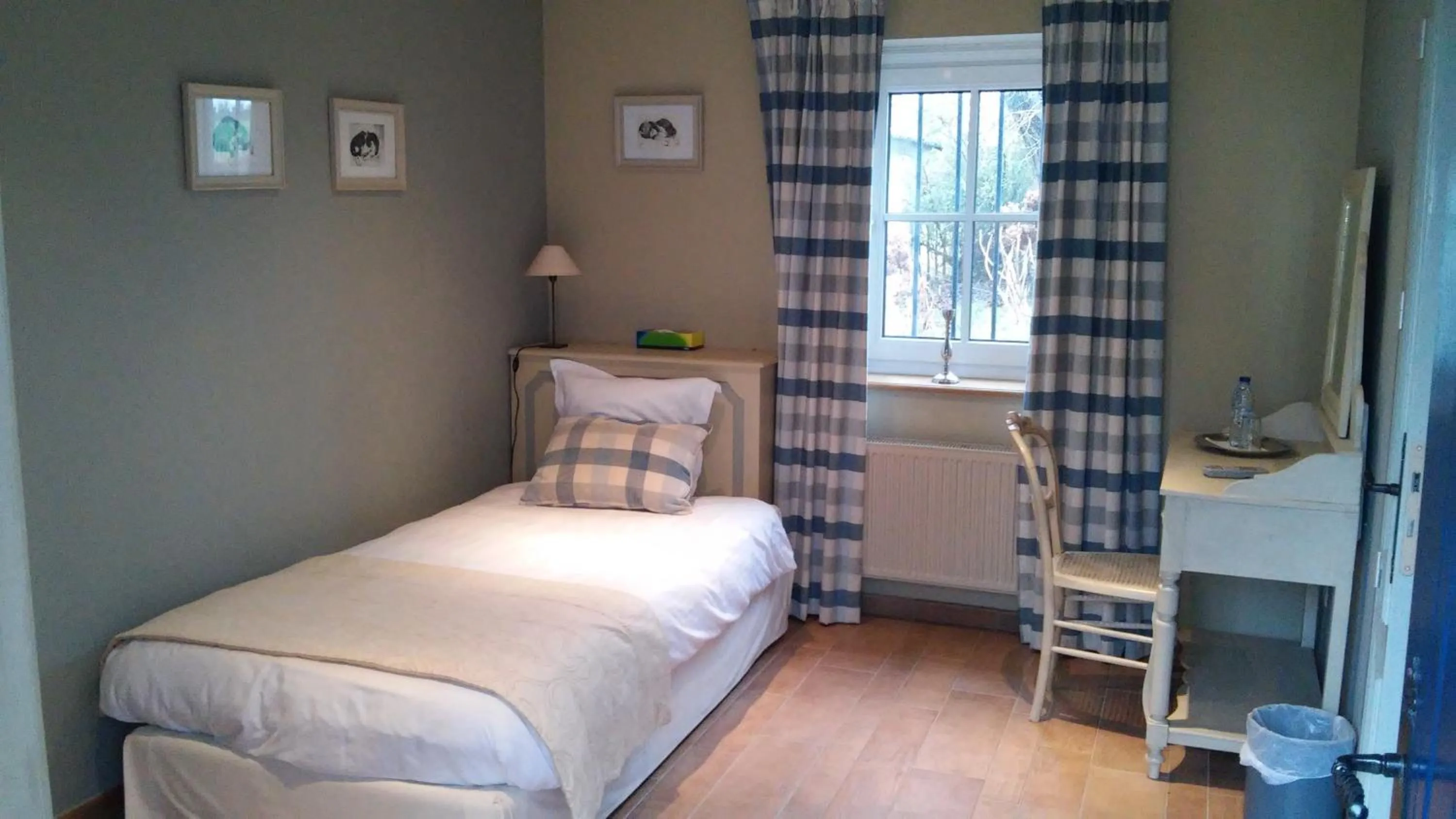 Day, Bed in Hostellerie au Coeur du Spinois