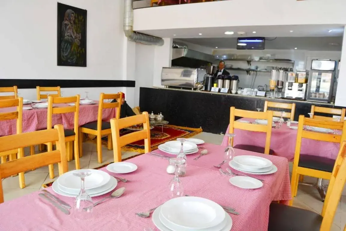 Restaurant/places to eat in Rose Valley Hotel Restaurant/places to eat in Rose Valley Hotel