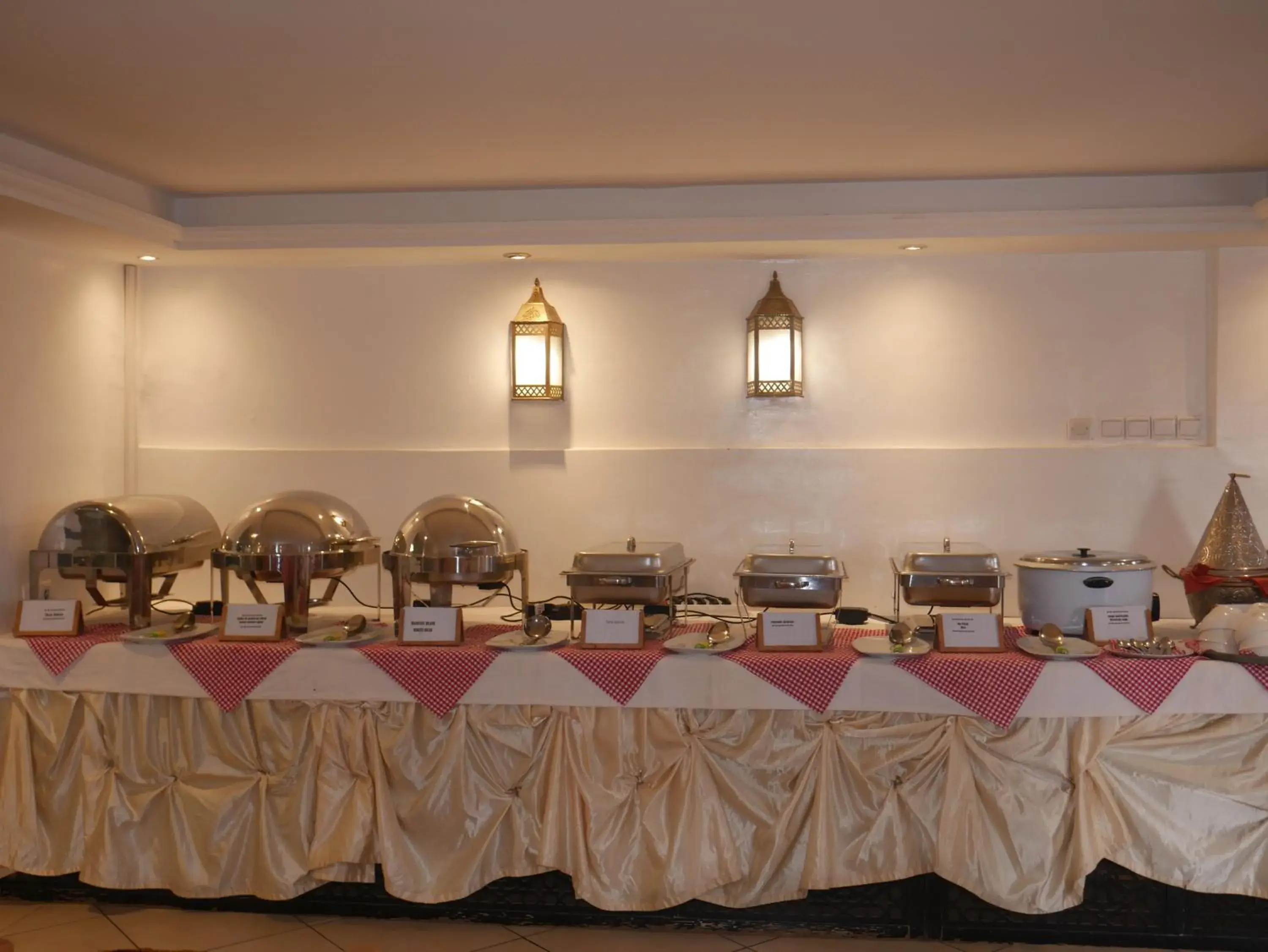 Restaurant/places to eat in Rose Valley Hotel Restaurant/places to eat in Rose Valley Hotel