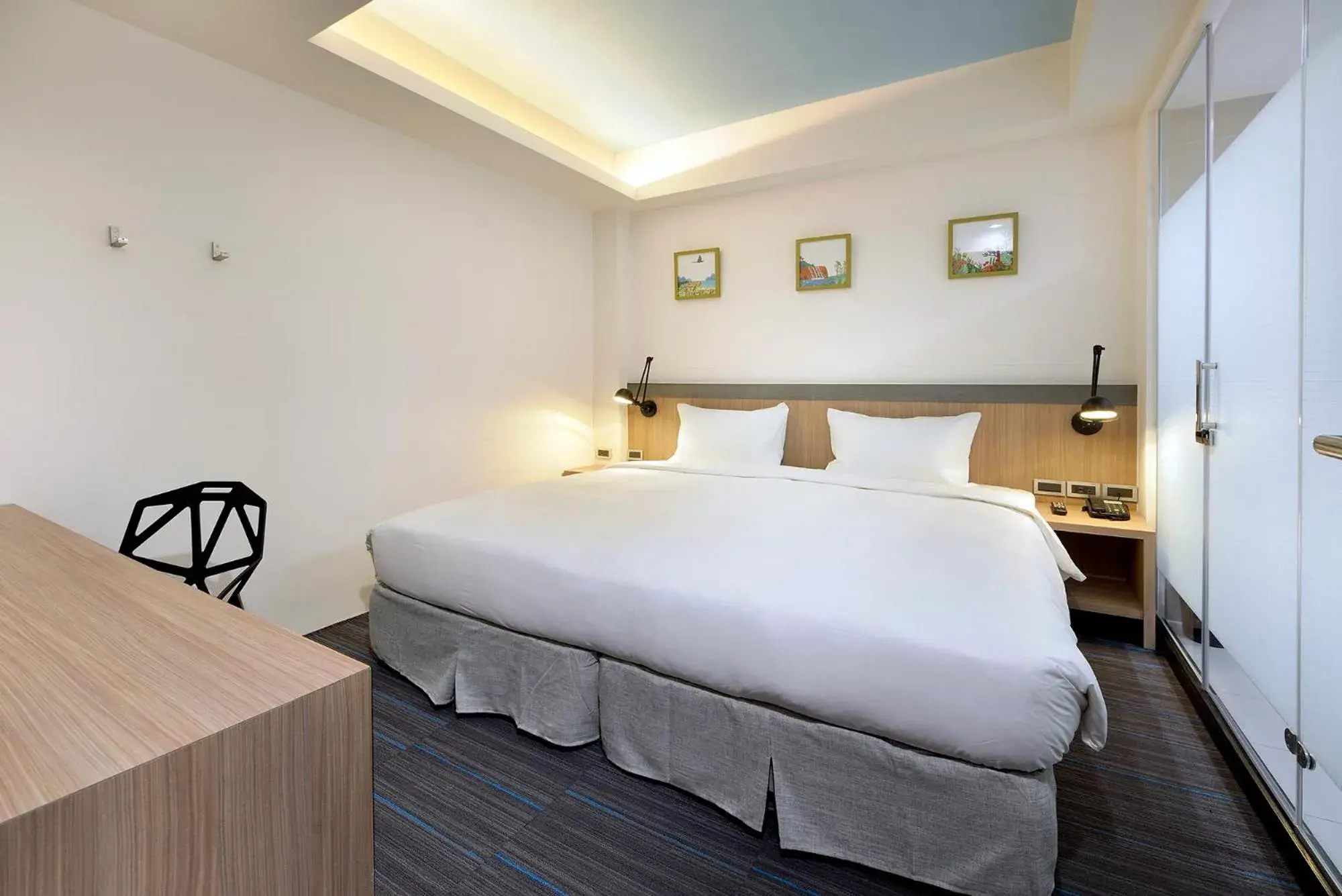 Photo of the whole room, Bed in Hommie Inn Photo of the whole room, Bed in Hommie Inn