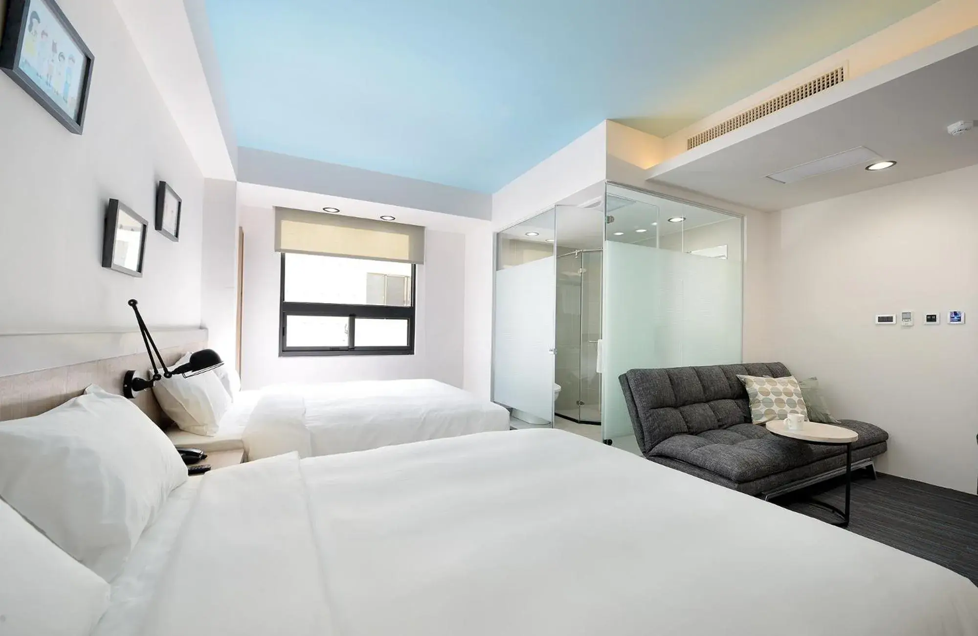 Photo of the whole room, Bed in Hommie Inn Photo of the whole room, Bed in Hommie Inn