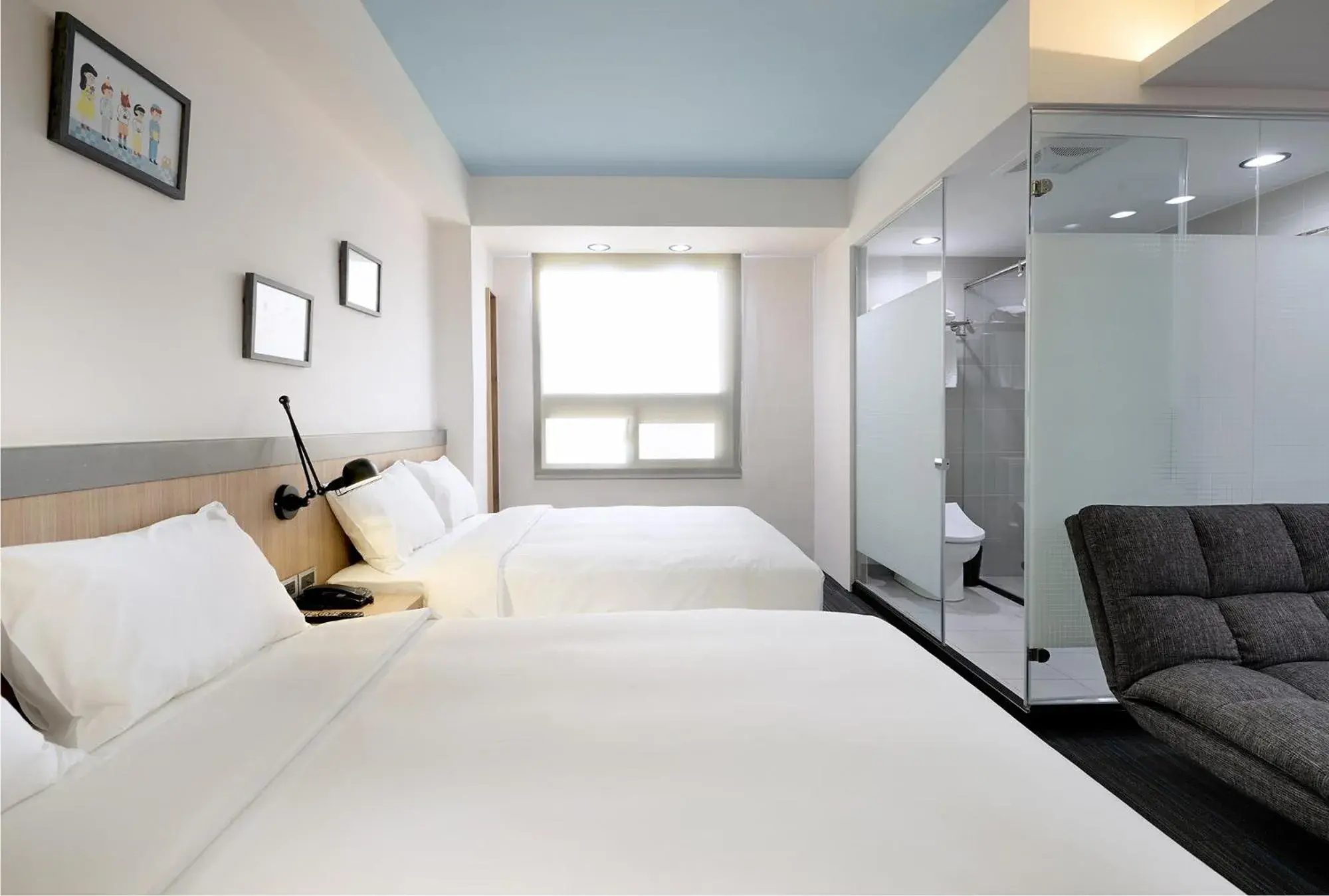 Photo of the whole room, Bed in Hommie Inn Photo of the whole room, Bed in Hommie Inn