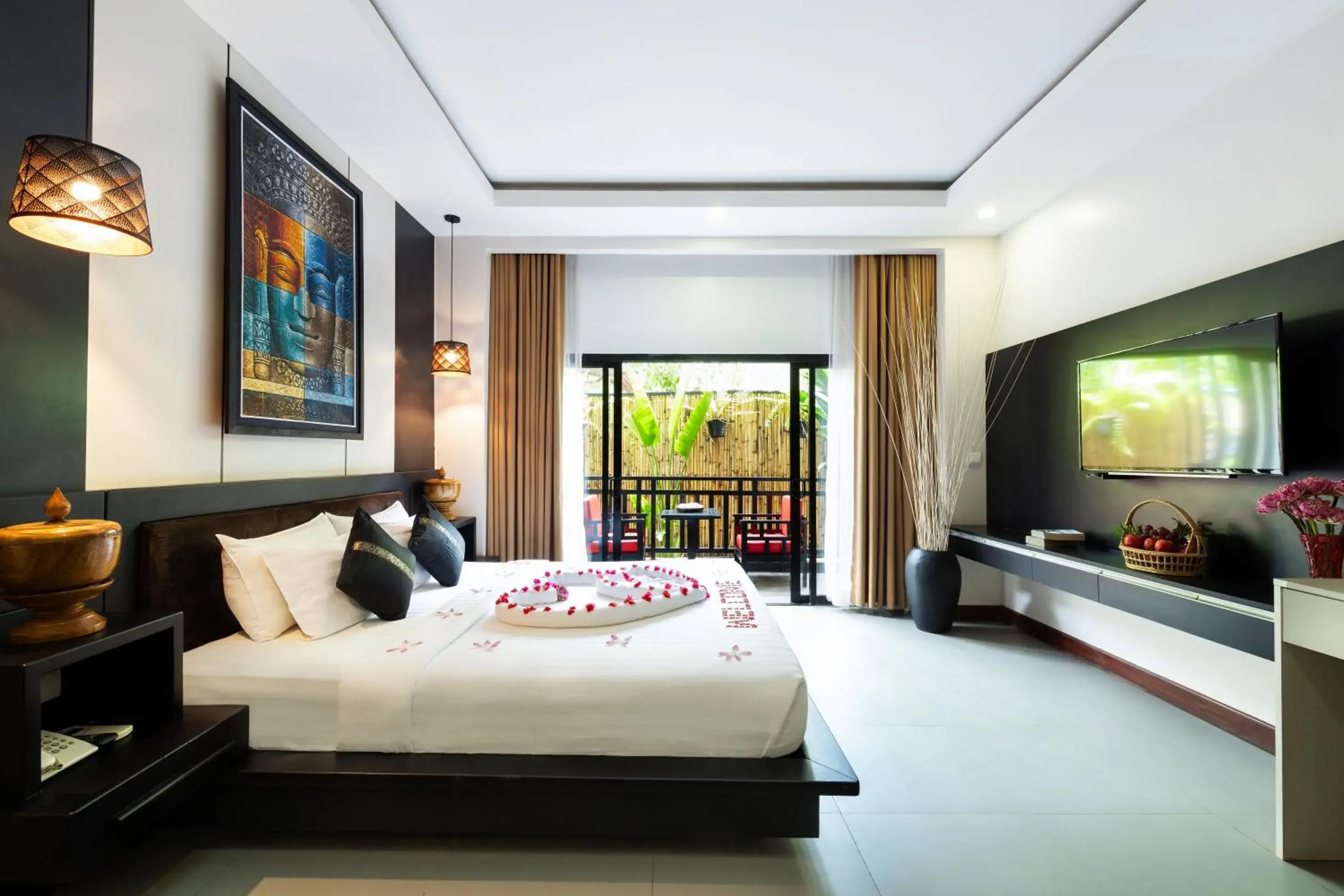 TV and multimedia, Bed in Peak Elite Boutique TV and multimedia, Bed in Peak Elite Boutique