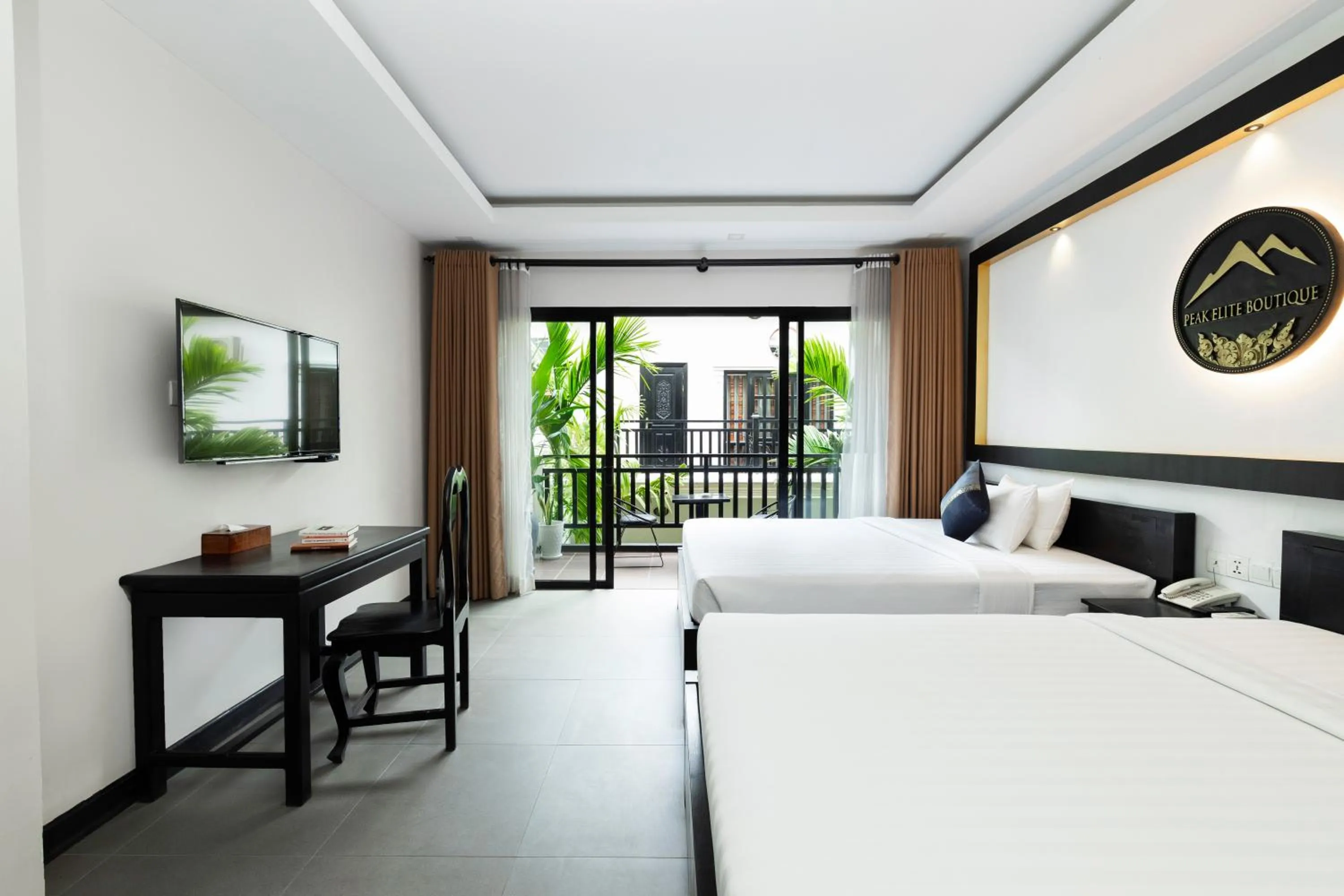 TV and multimedia, Bed in Peak Elite Boutique