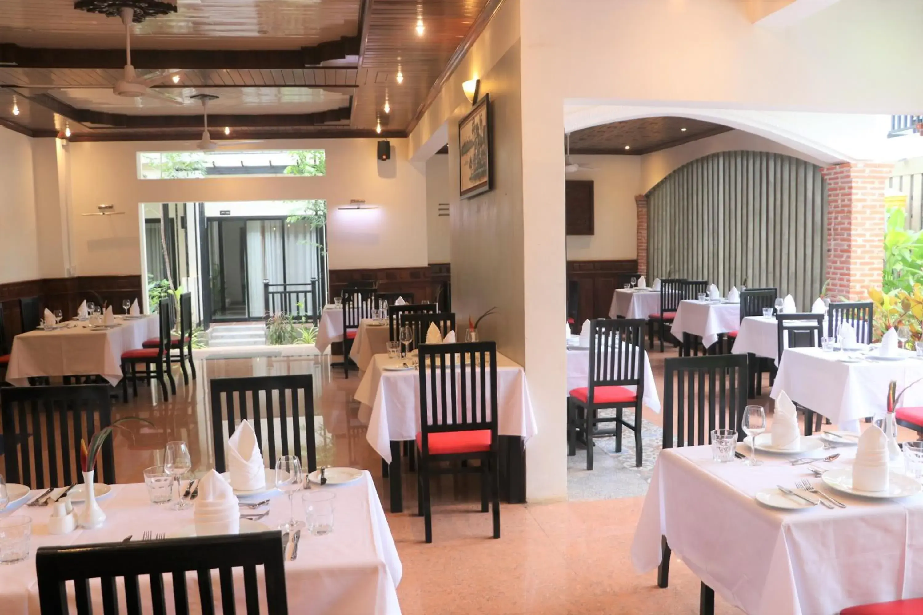 Restaurant/places to eat in Peak Elite Boutique Restaurant/places to eat in Peak Elite Boutique