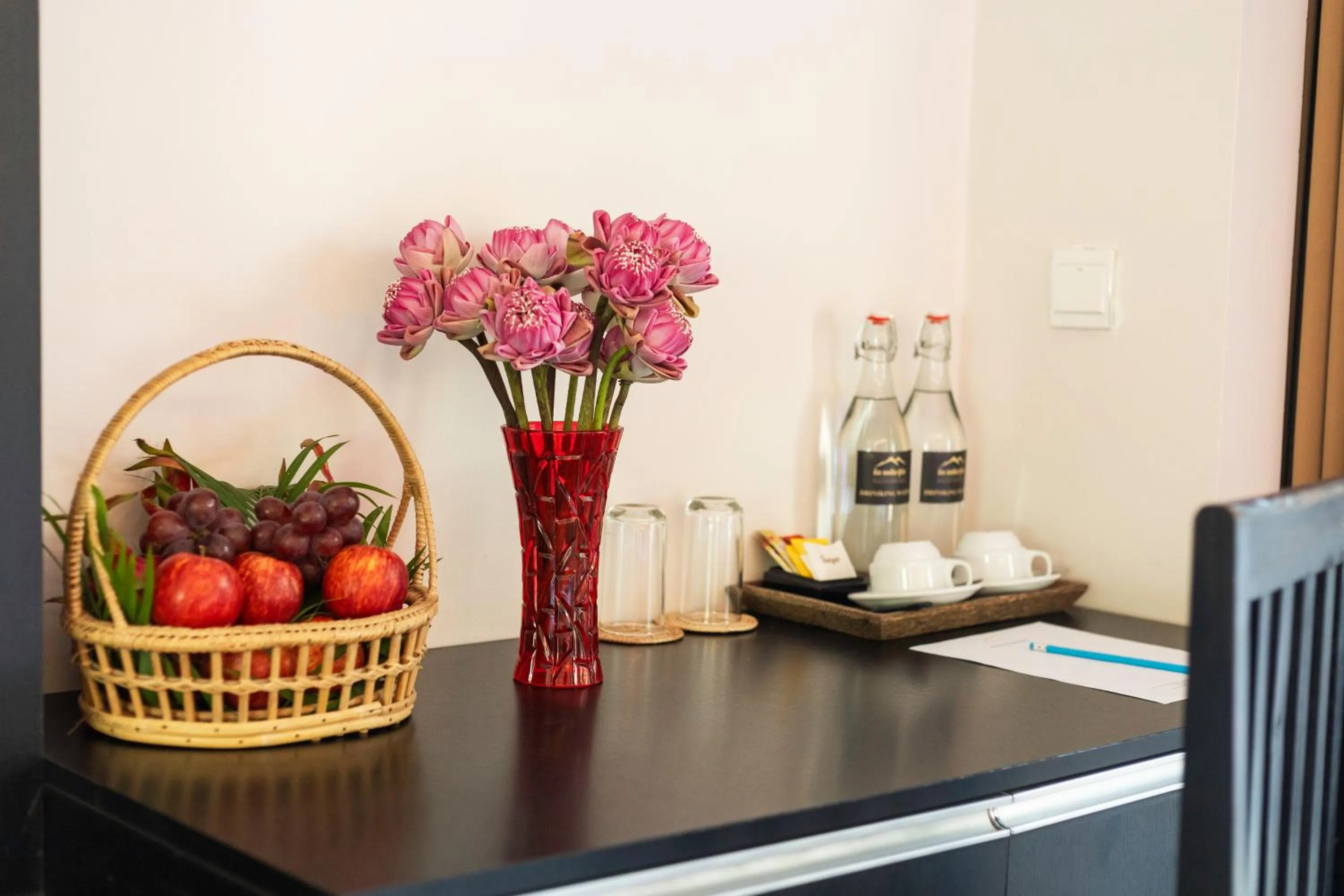 Food and drinks in Peak Elite Boutique