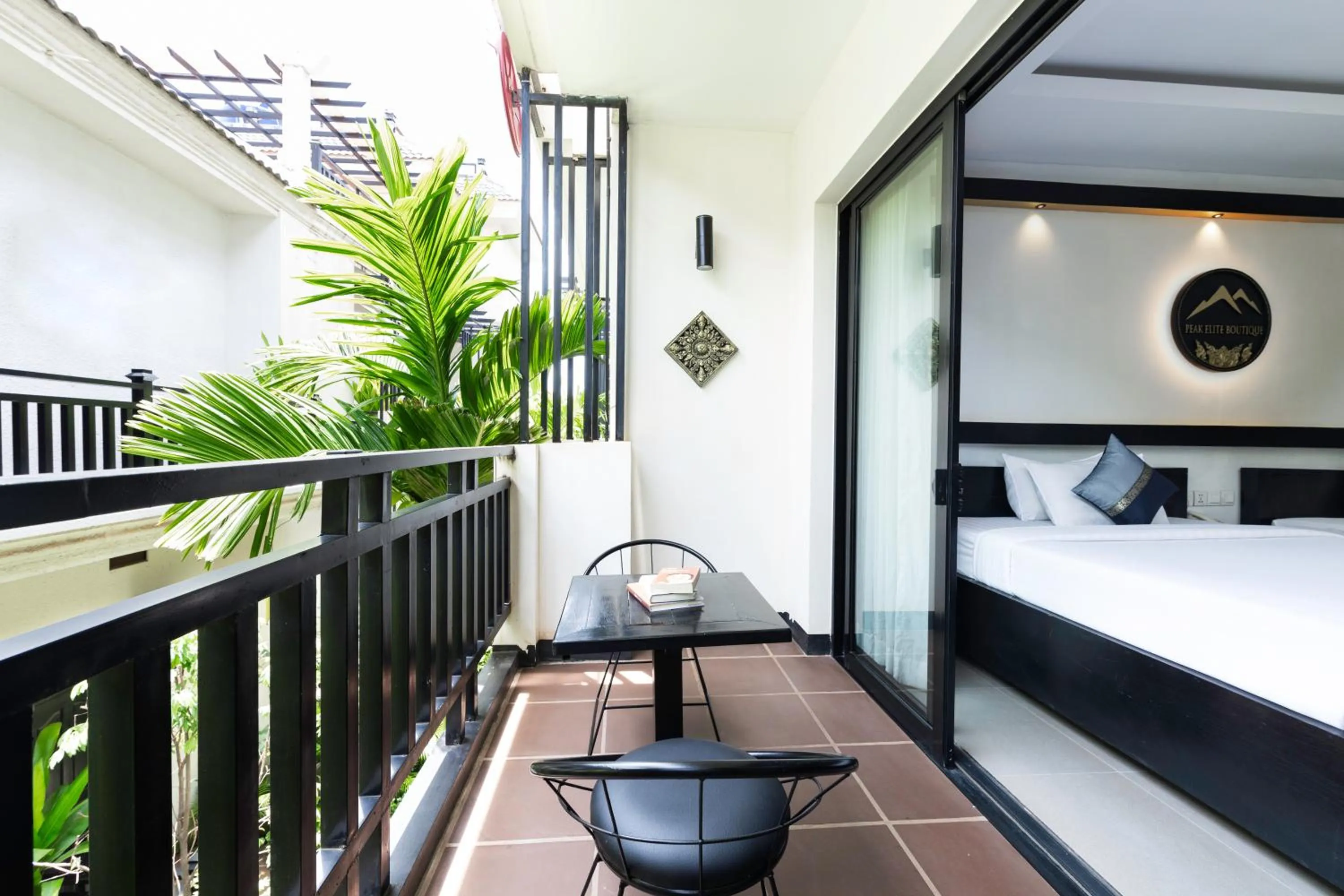 Balcony/Terrace, Bed in Peak Elite Boutique