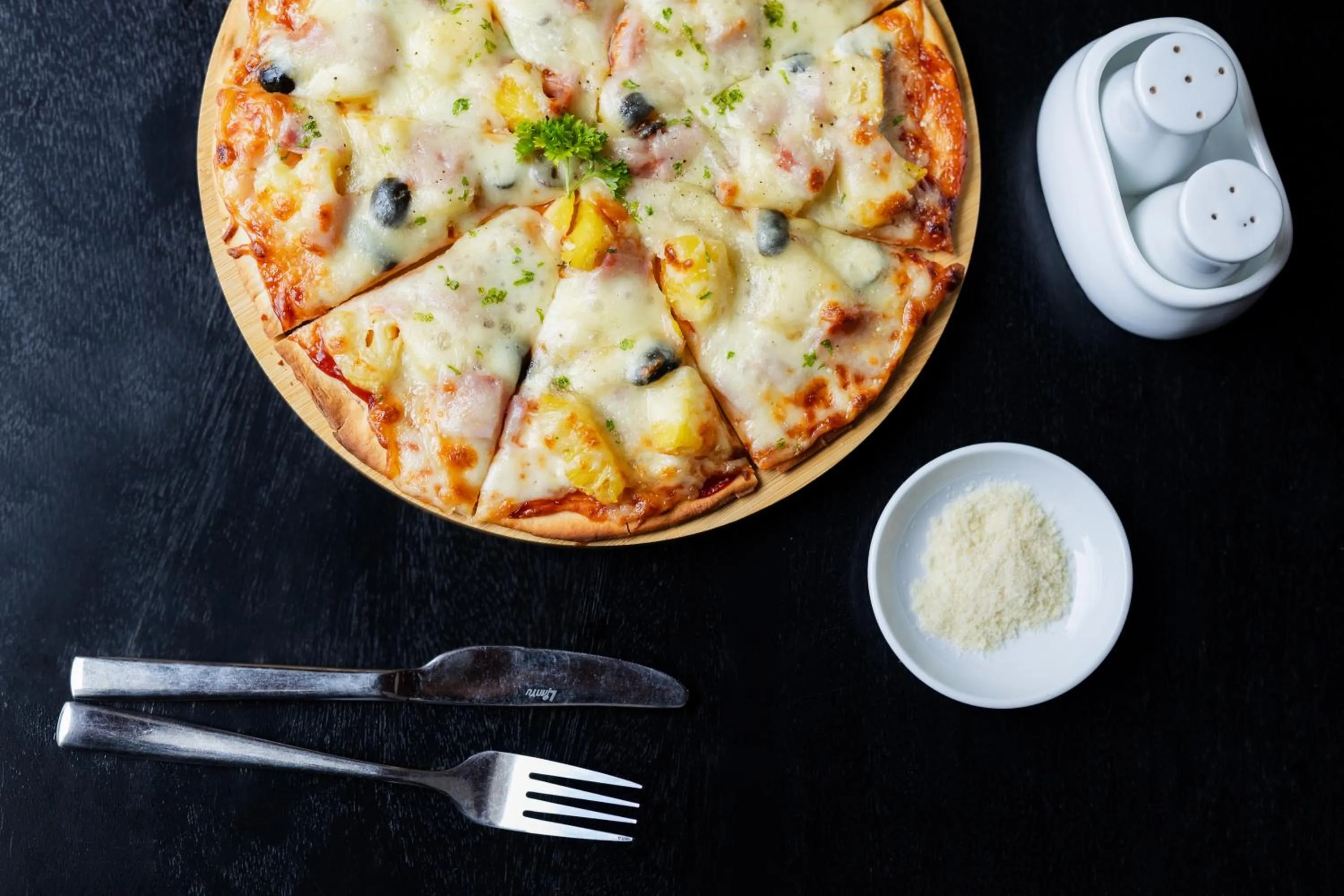 Food and drinks in Peak Elite Boutique