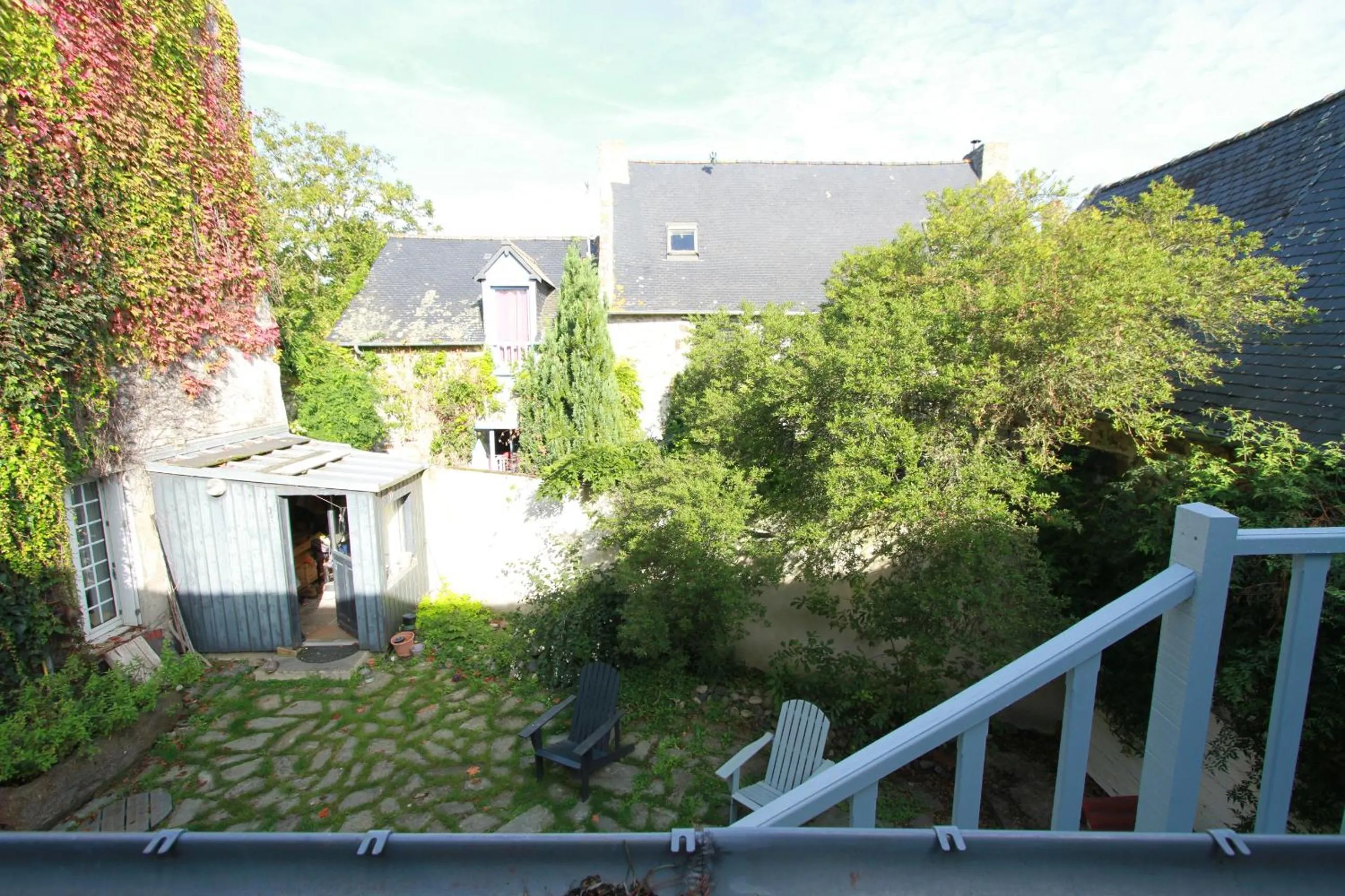 Garden view in La Haute Flourie - bed and breakfast -chambres d'hôtes