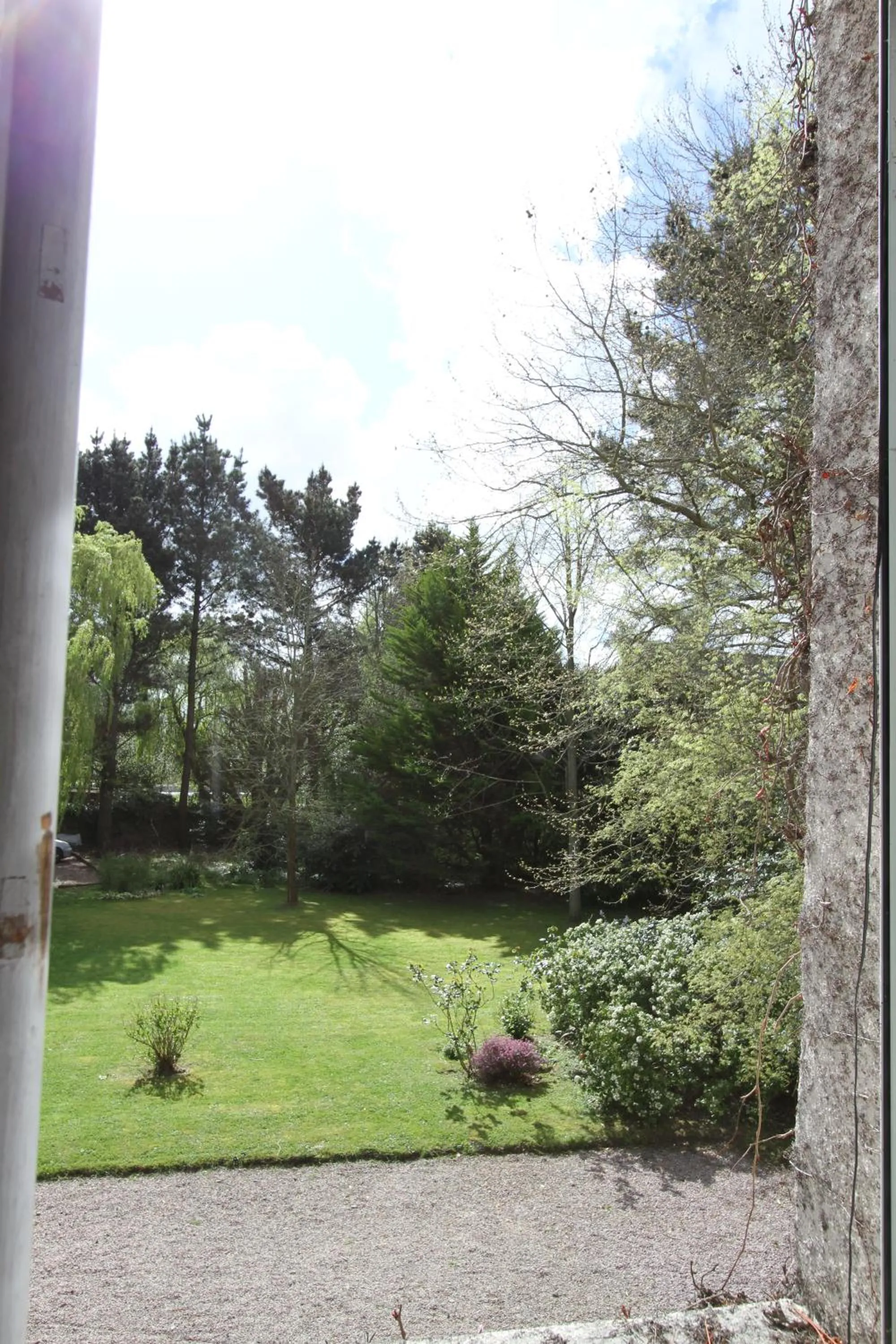 Garden view in La Haute Flourie - bed and breakfast -chambres d'hôtes